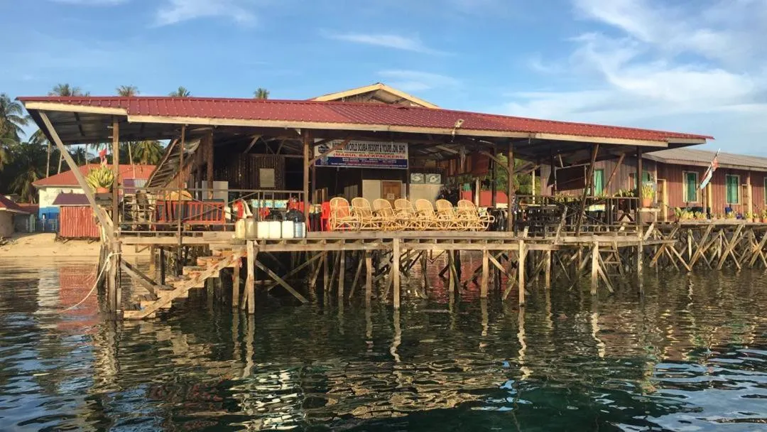 Property building in Mabul Backpackers