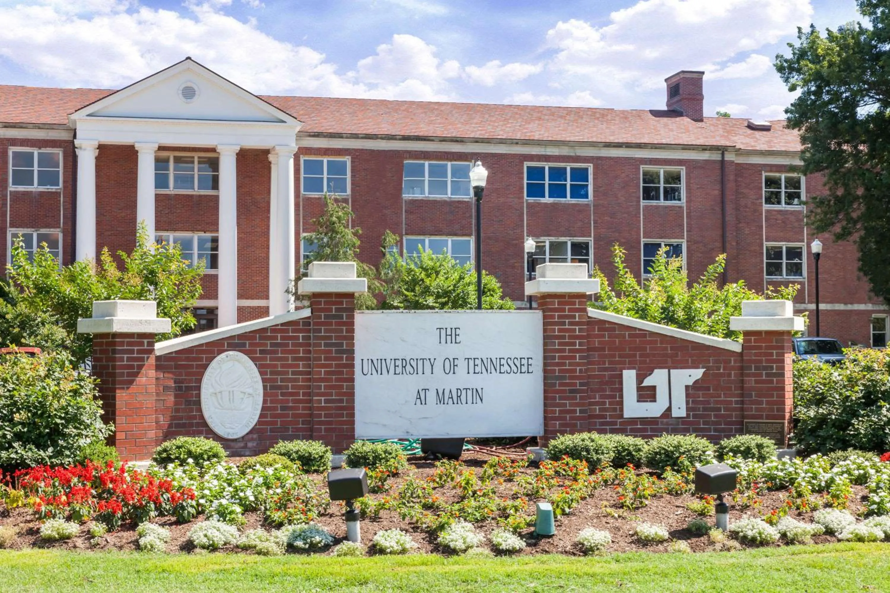 Property building in Days Inn by Wyndham Martin