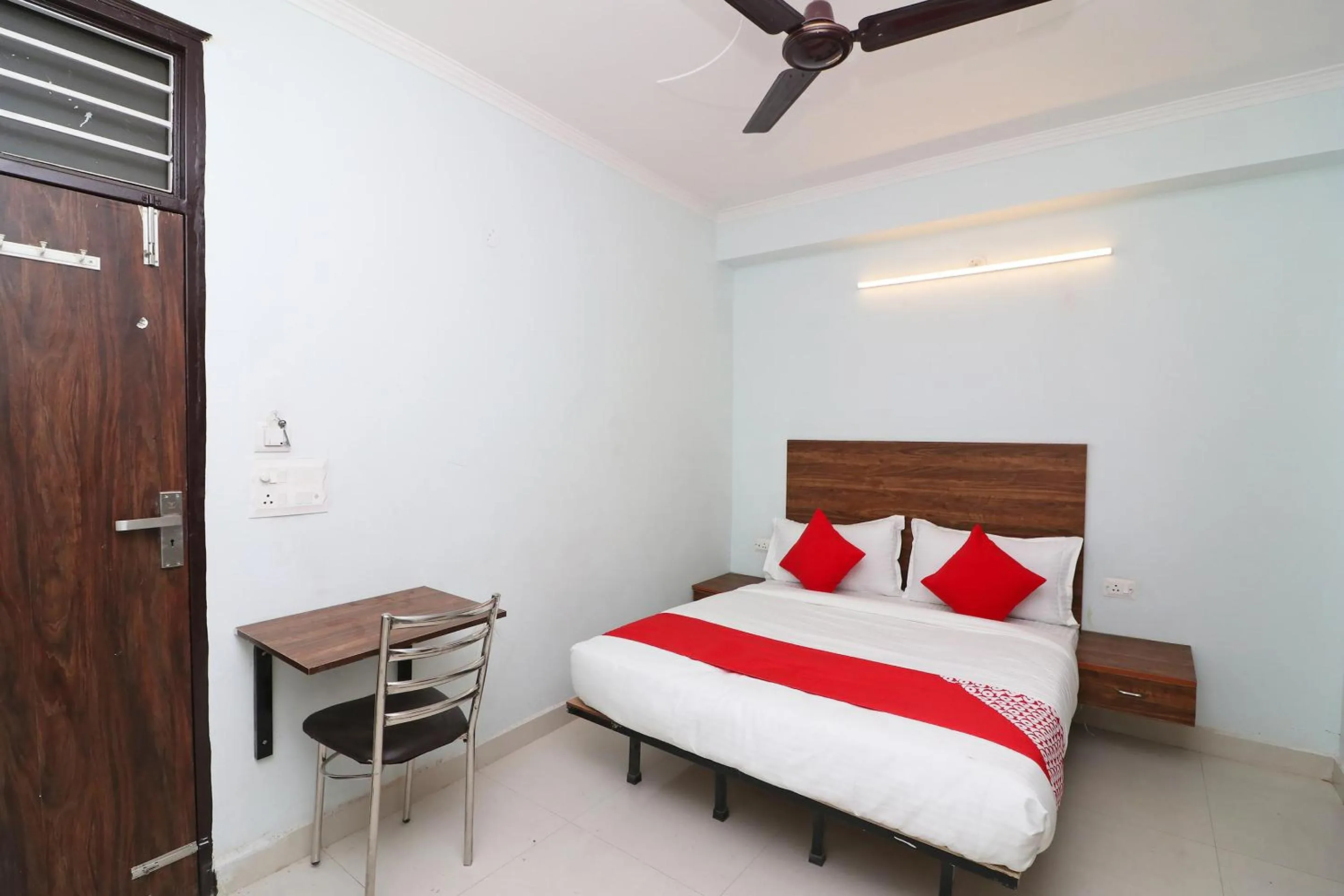 Bedroom, Bed in Super Hotel O Sathguru Residency Near New Ashok Nagar Metro Station