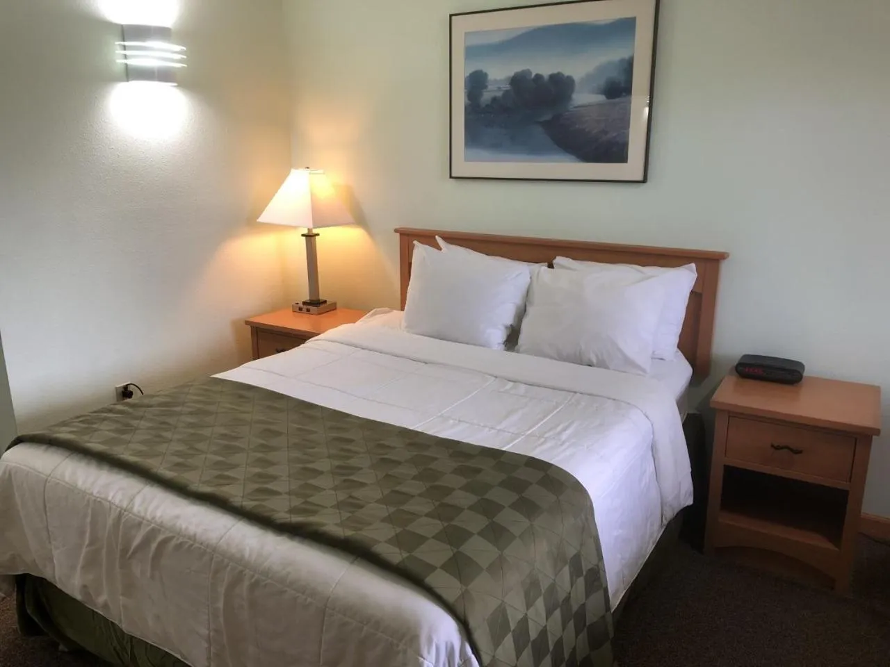 Bedroom, Bed in Travelodge by Wyndham Seattle North of Downtown