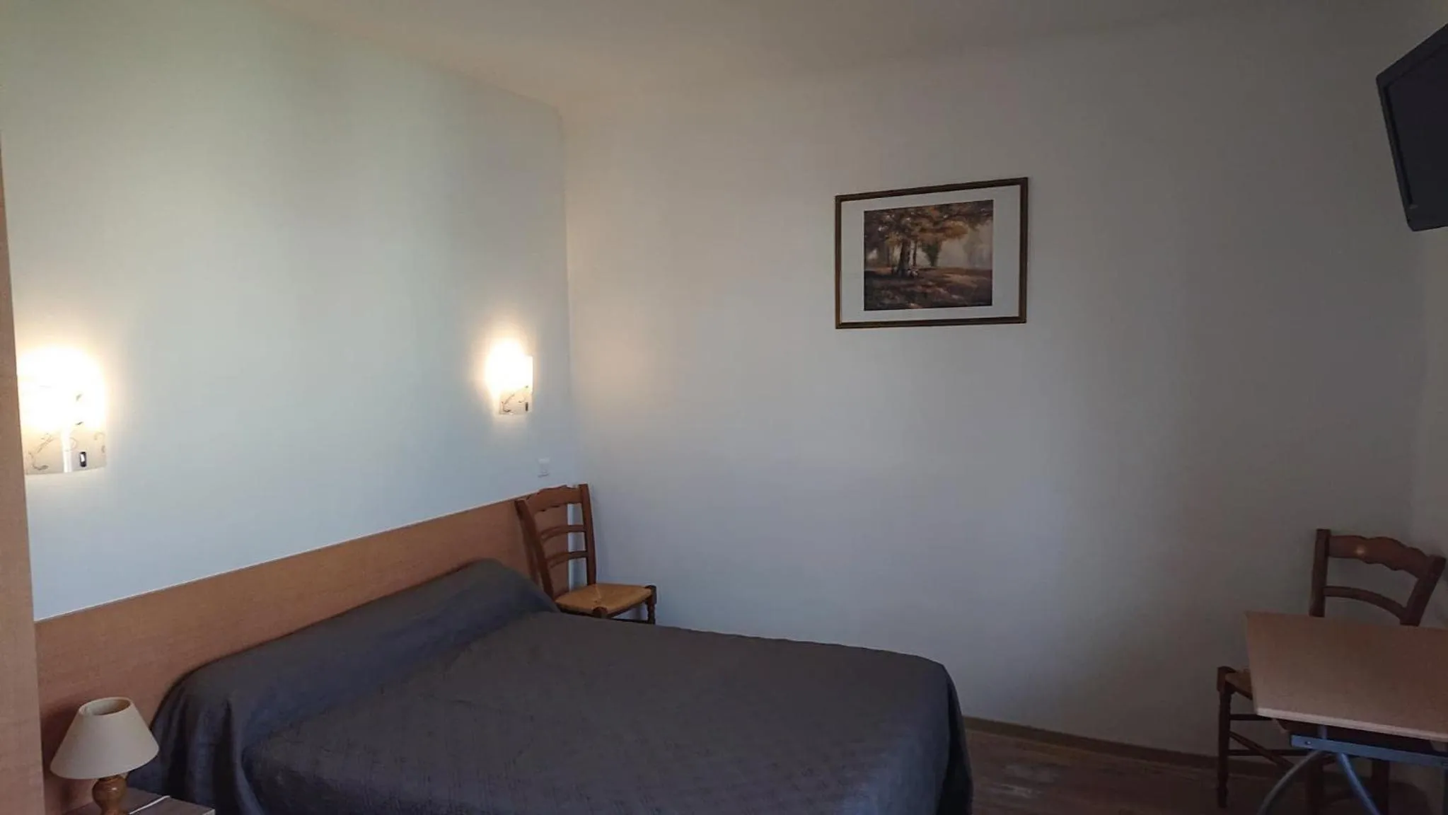 Bed in Auberge le Cévenol