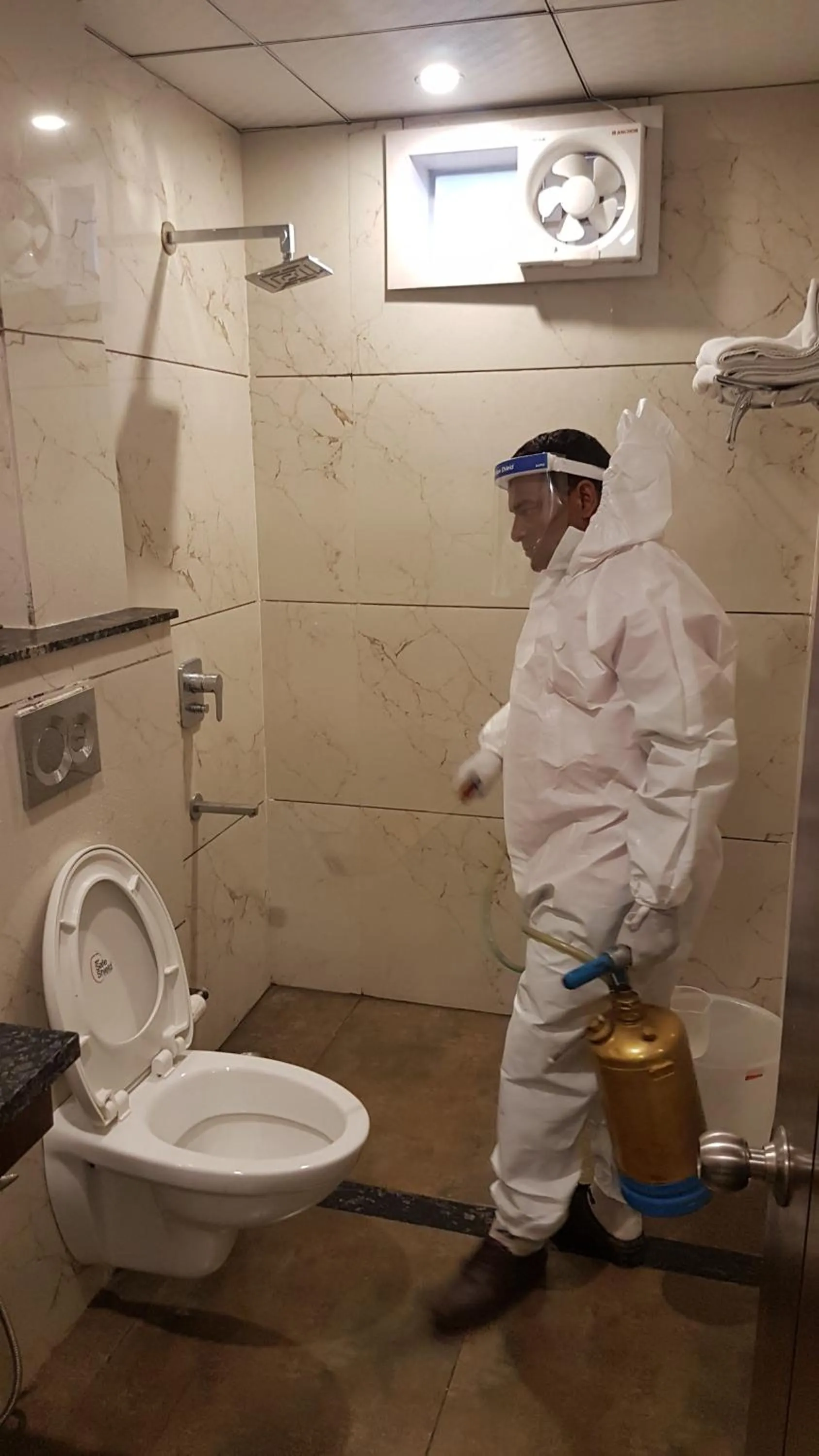 Shower in Hotel Aakash Residency