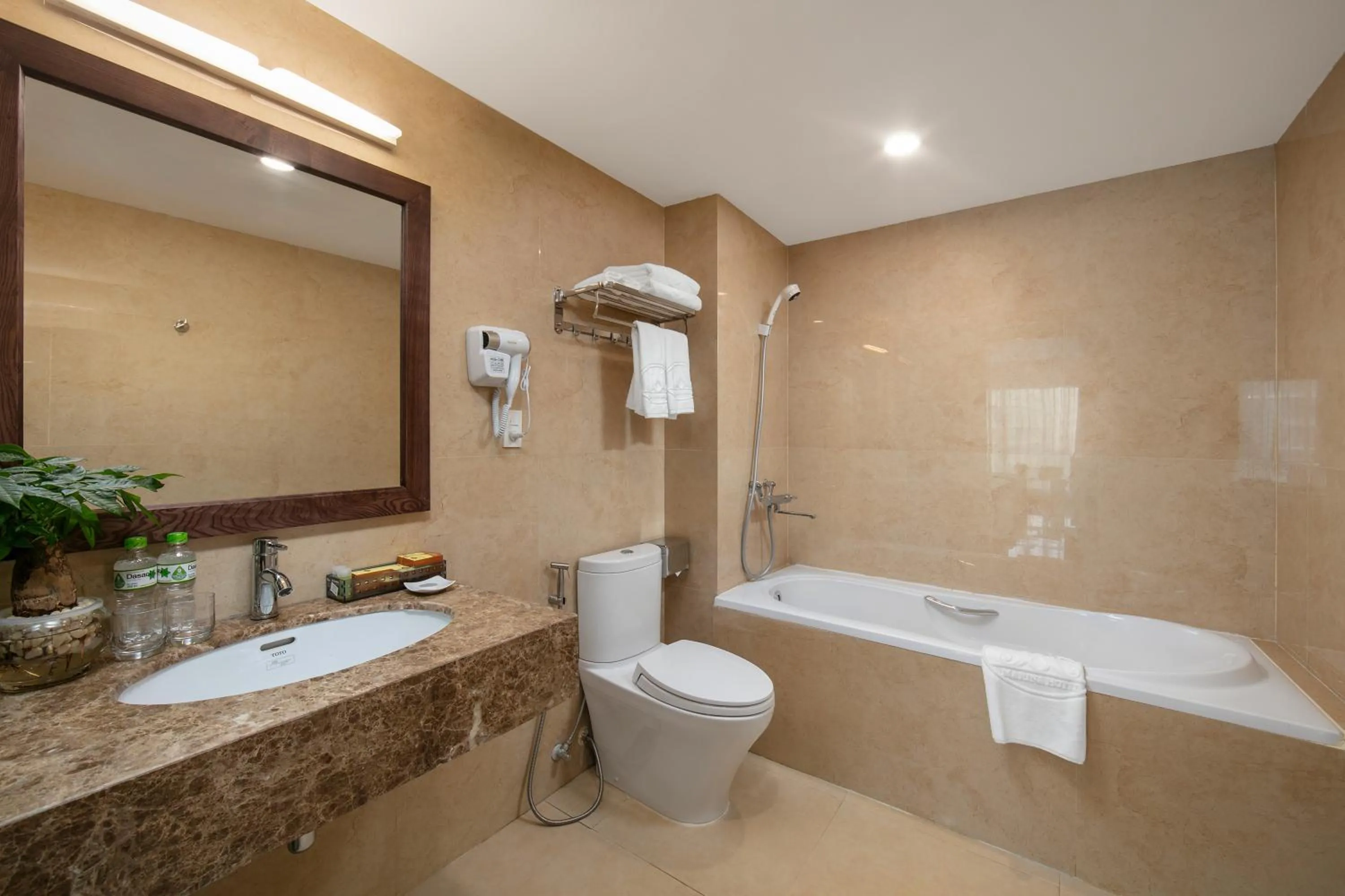 Shower in Marina Hotel Ha Noi