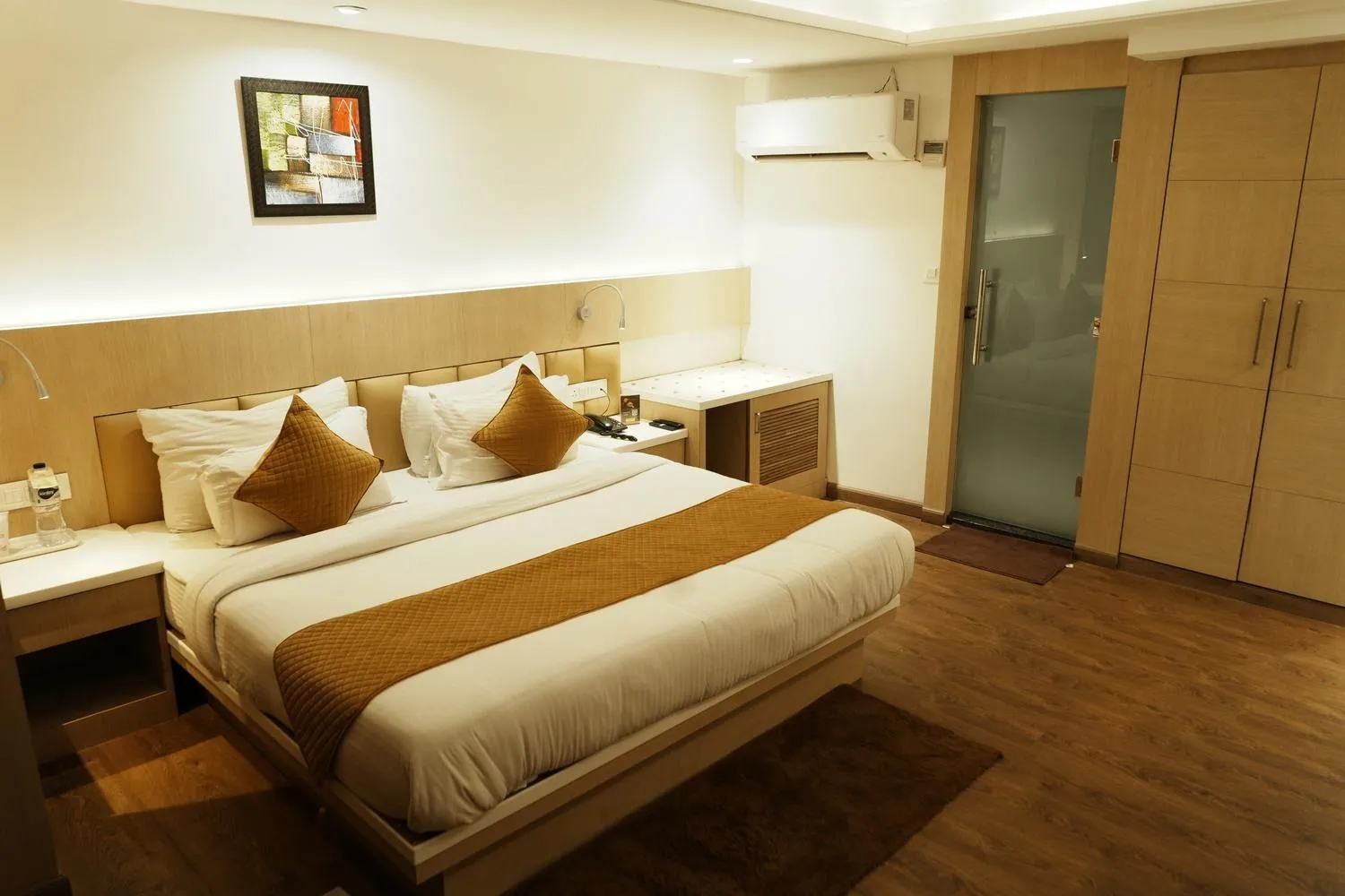 Bed in Hotel Radiance