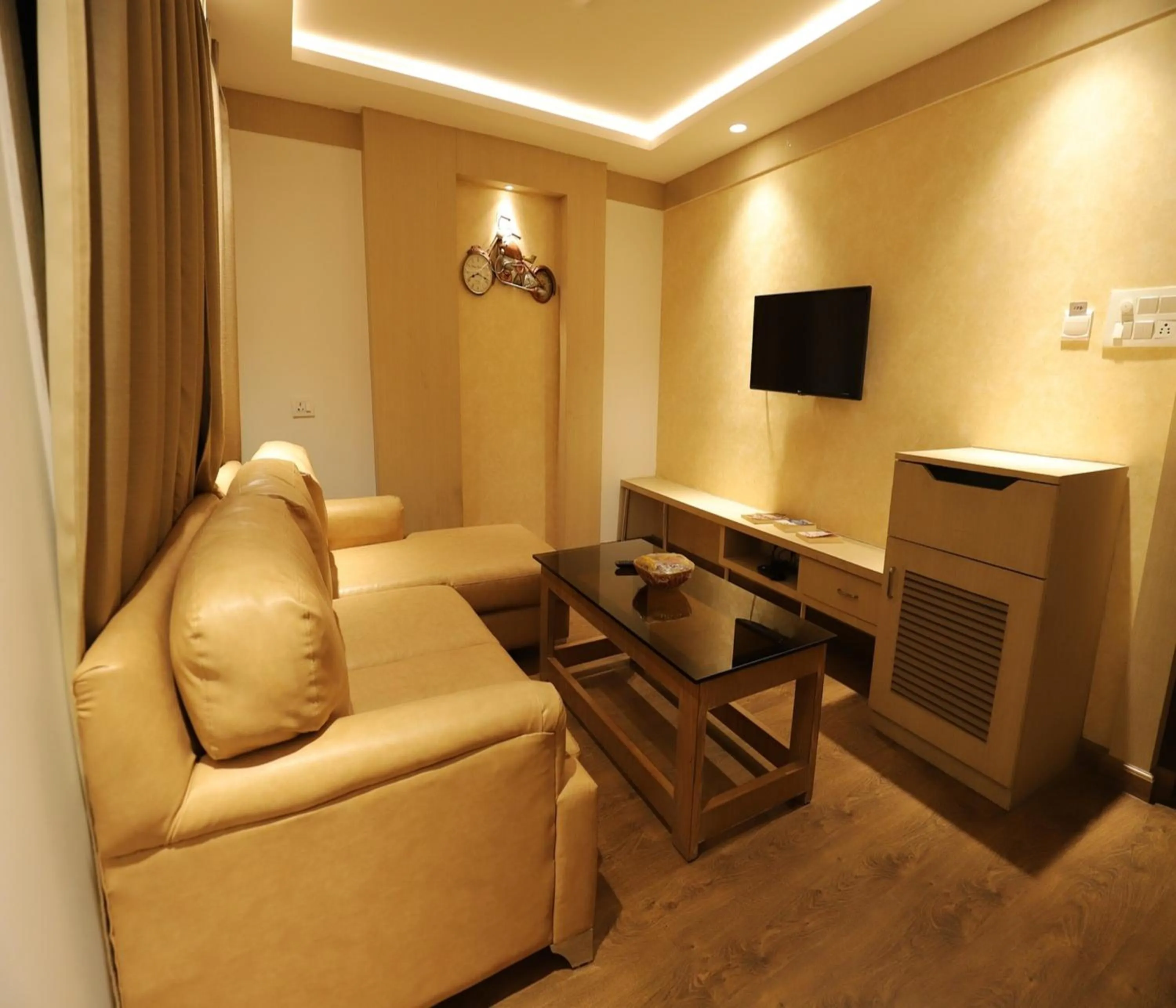 TV and multimedia in Hotel Radiance