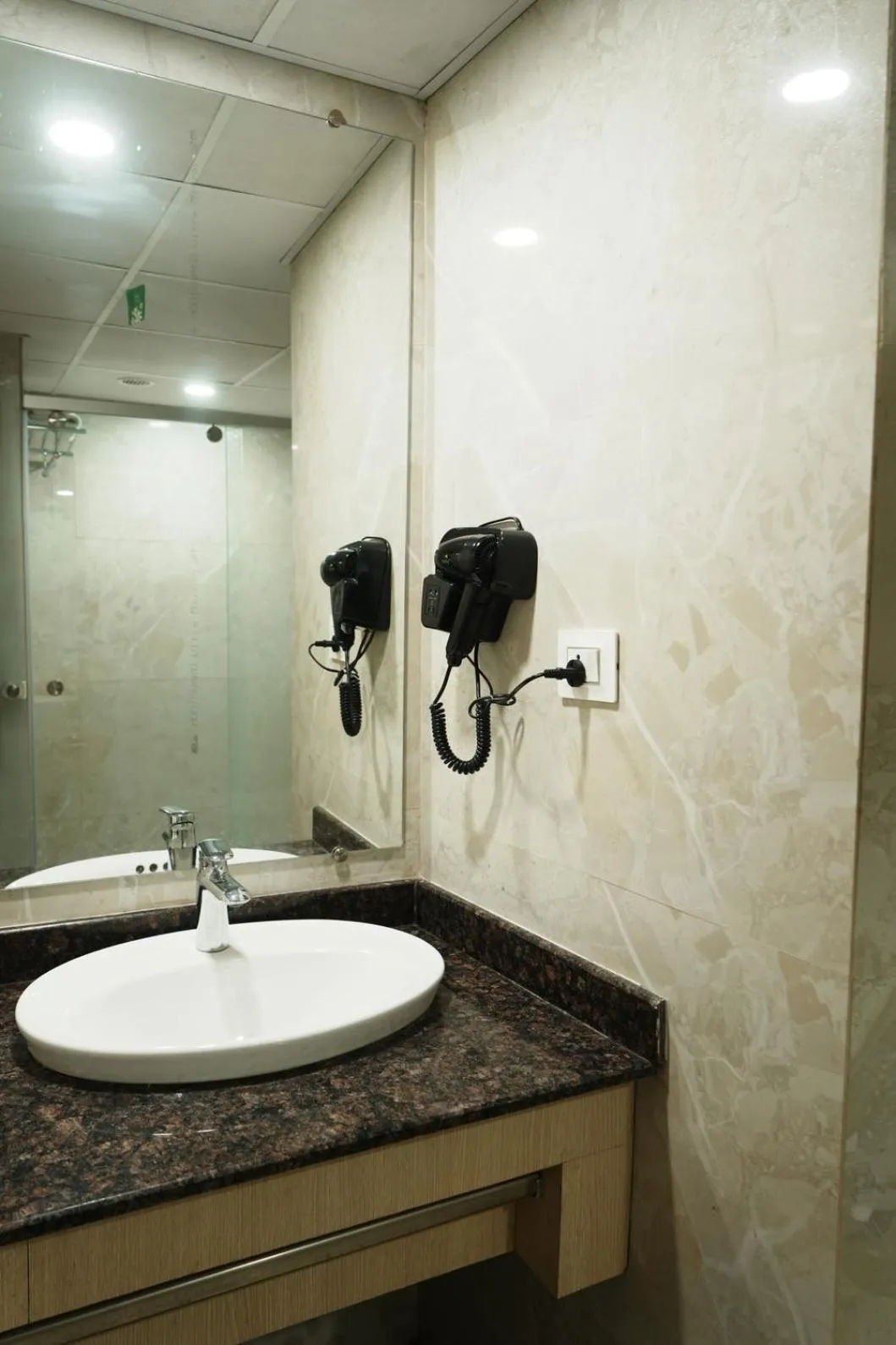 Bathroom in Hotel Radiance