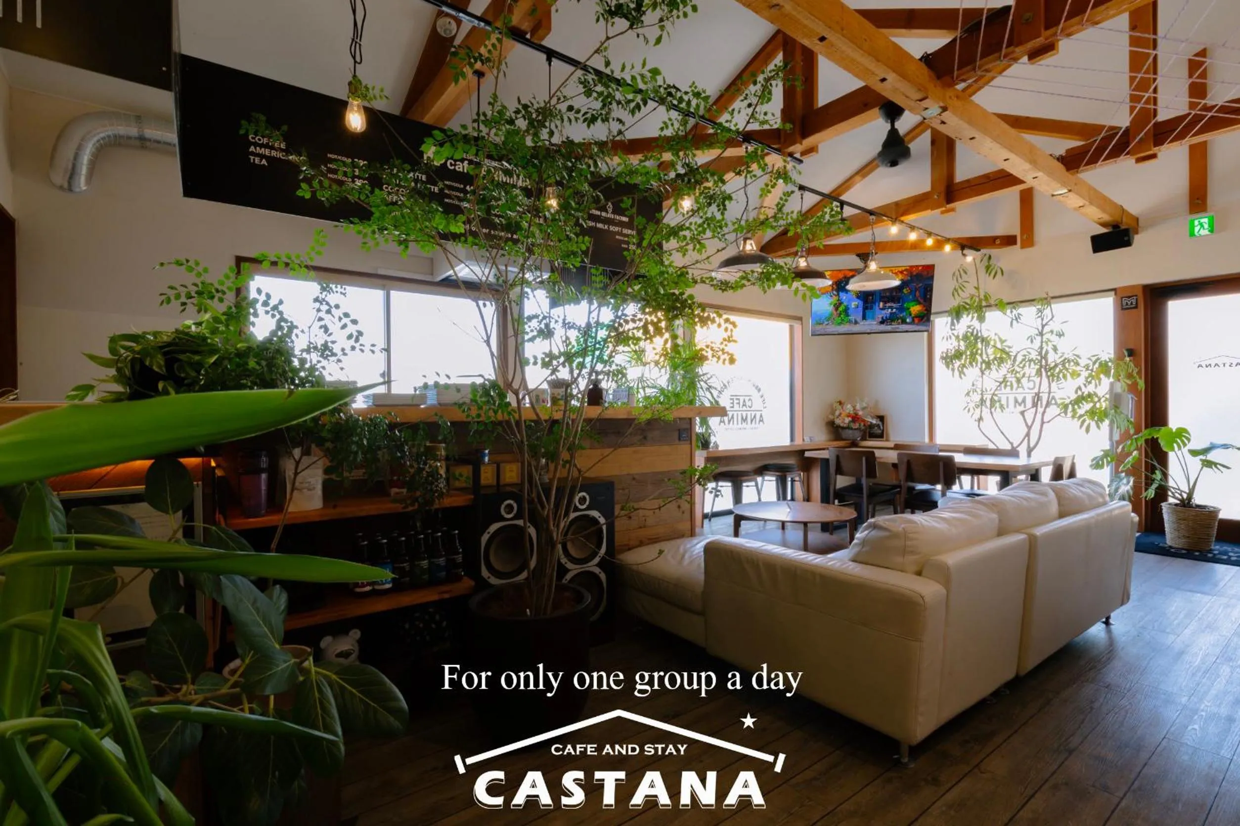 Living room in cafe&stay CASTANA
