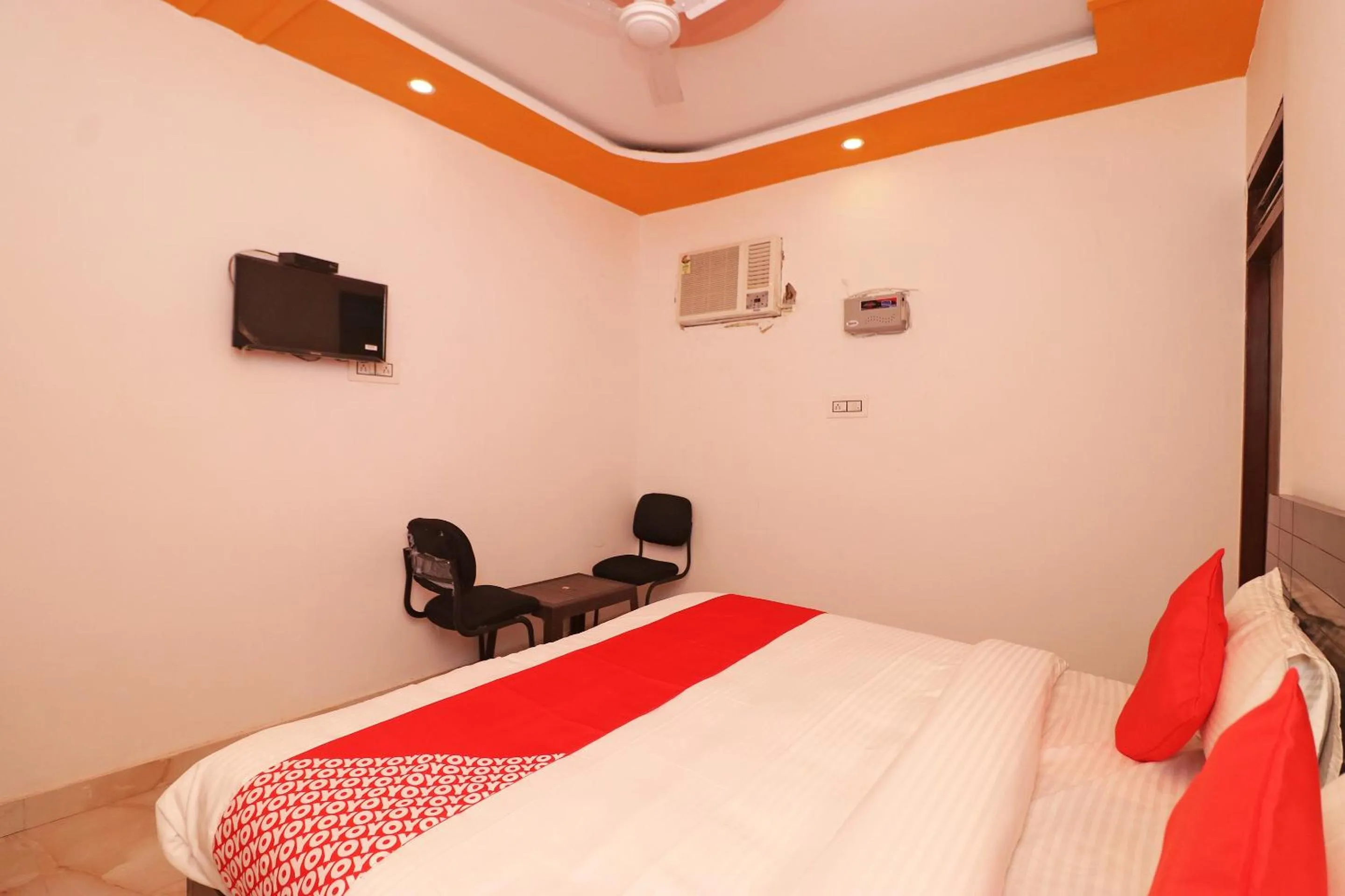 Bedroom in Hotel O 37918 Hotel Signature Inn