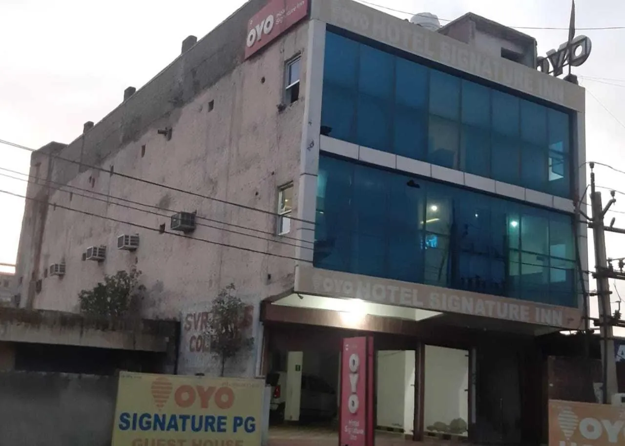 Facade/entrance in Hotel O 37918 Hotel Signature Inn