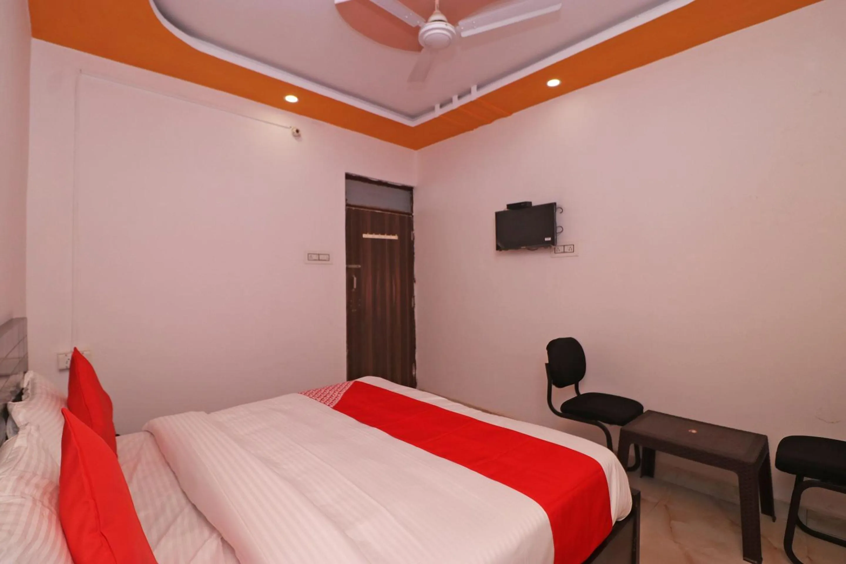 Bedroom in Hotel O 37918 Hotel Signature Inn