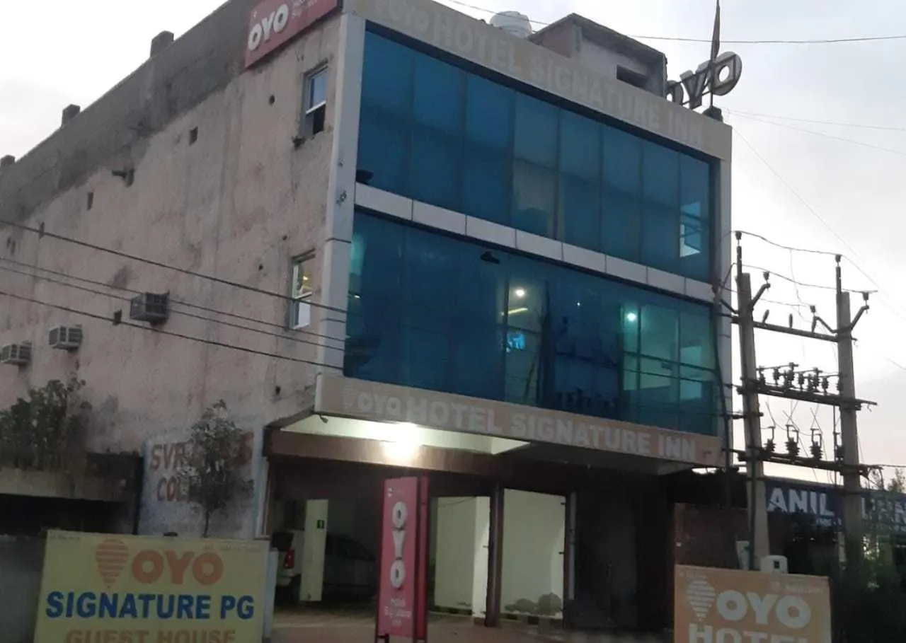 Facade/entrance in Hotel O 37918 Hotel Signature Inn