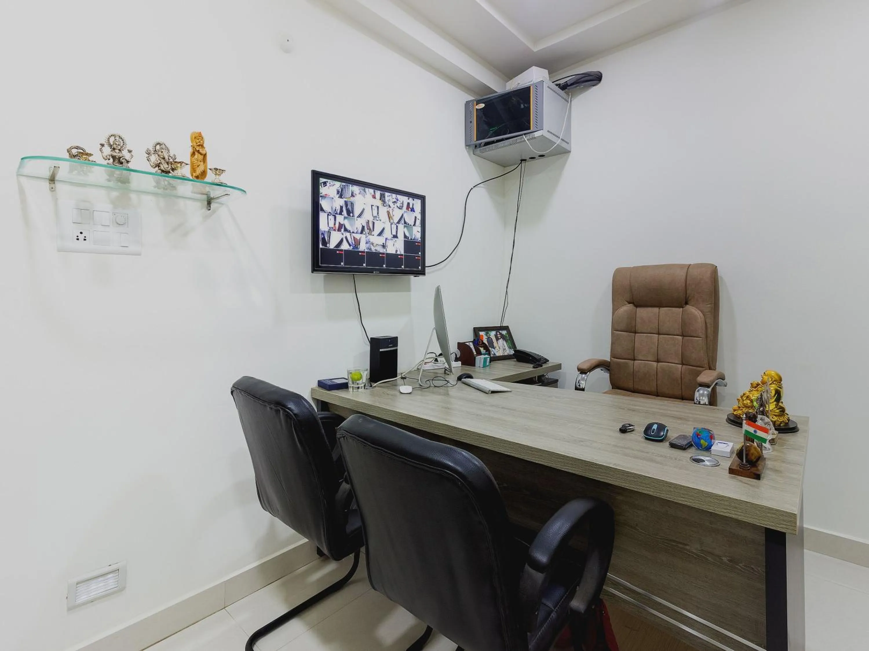 Lobby or reception in Super Hotel O Qualia Inn Kondapur Near Botanical Garden