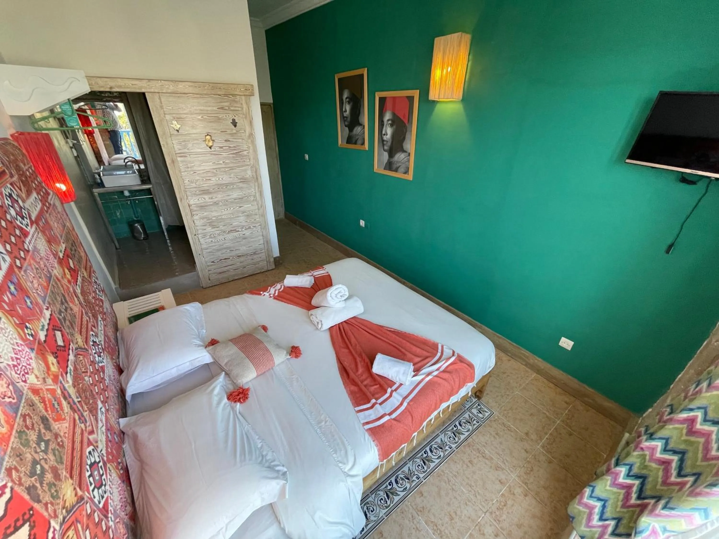 Photo of the whole room, Bed in Mama Souiri Hotel