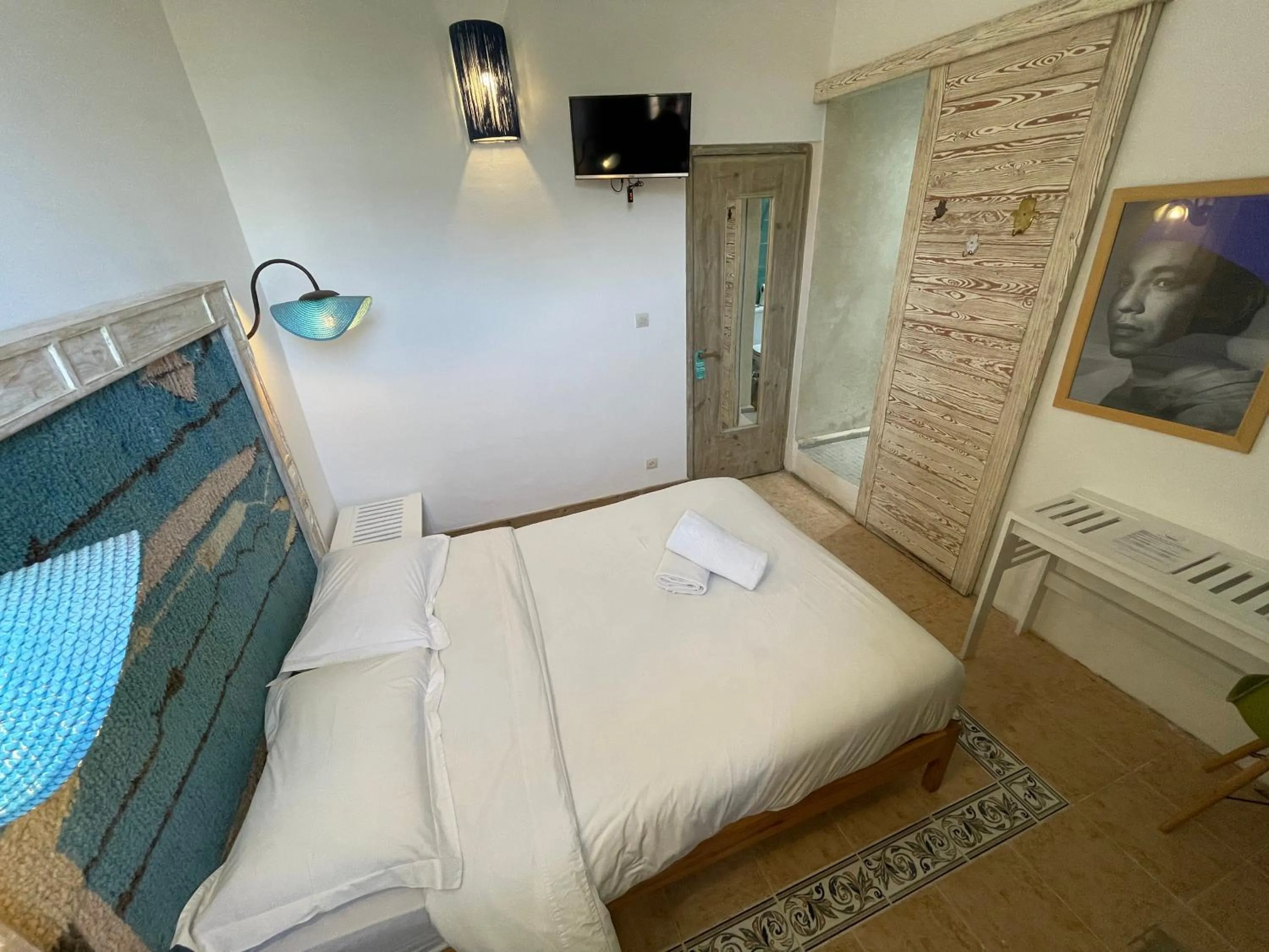 Photo of the whole room, Bed in Mama Souiri Hotel