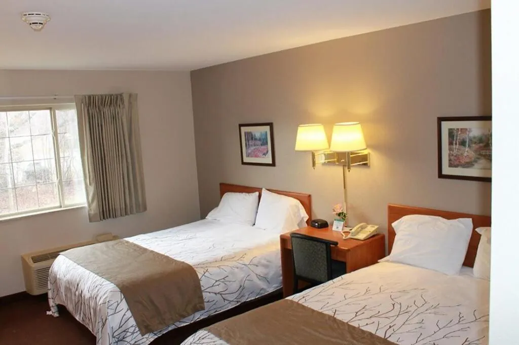 Bedroom, Bed in Edmore Inn