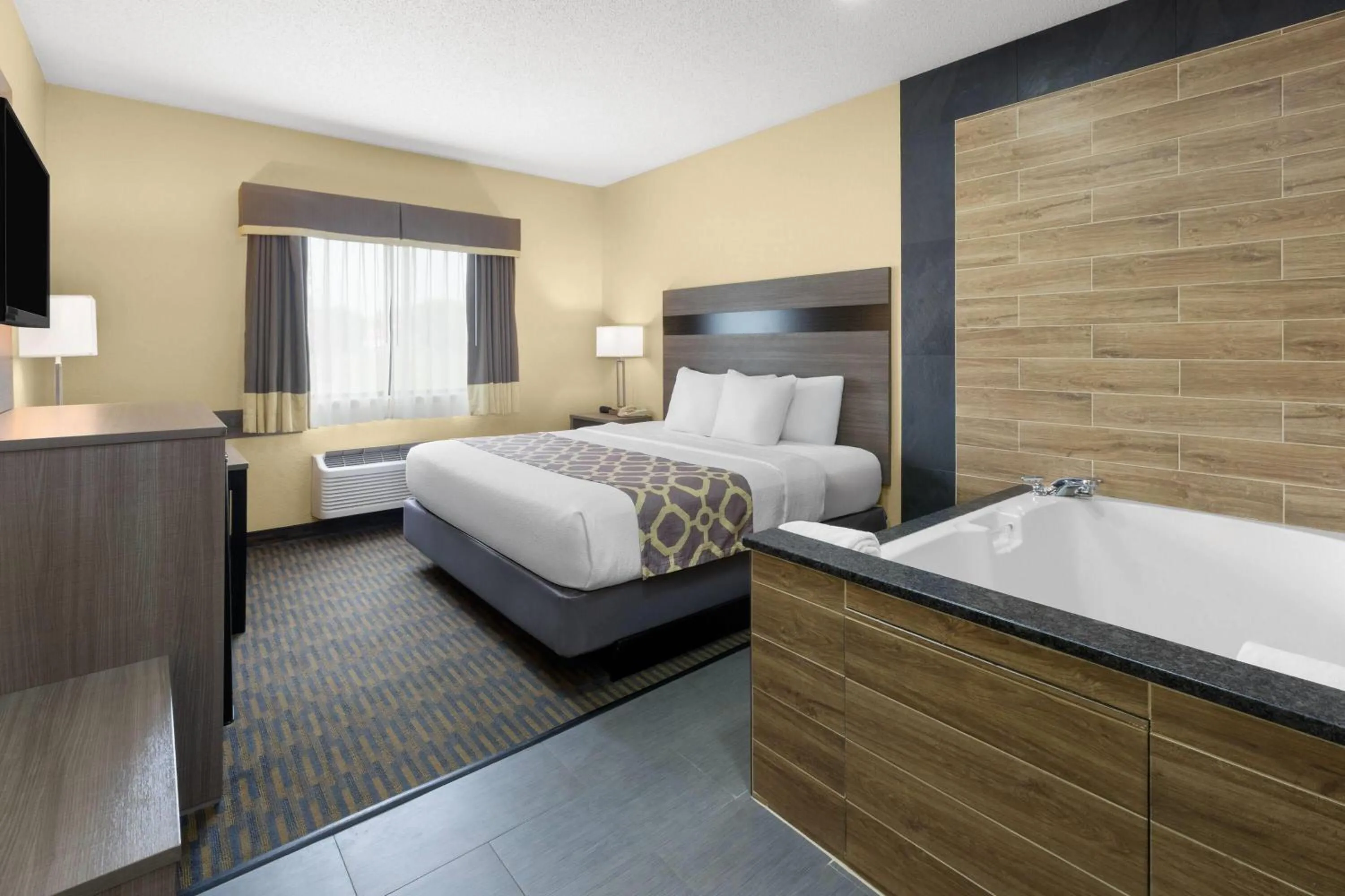 Bath, Bed in Baymont by Wyndham Paw Paw