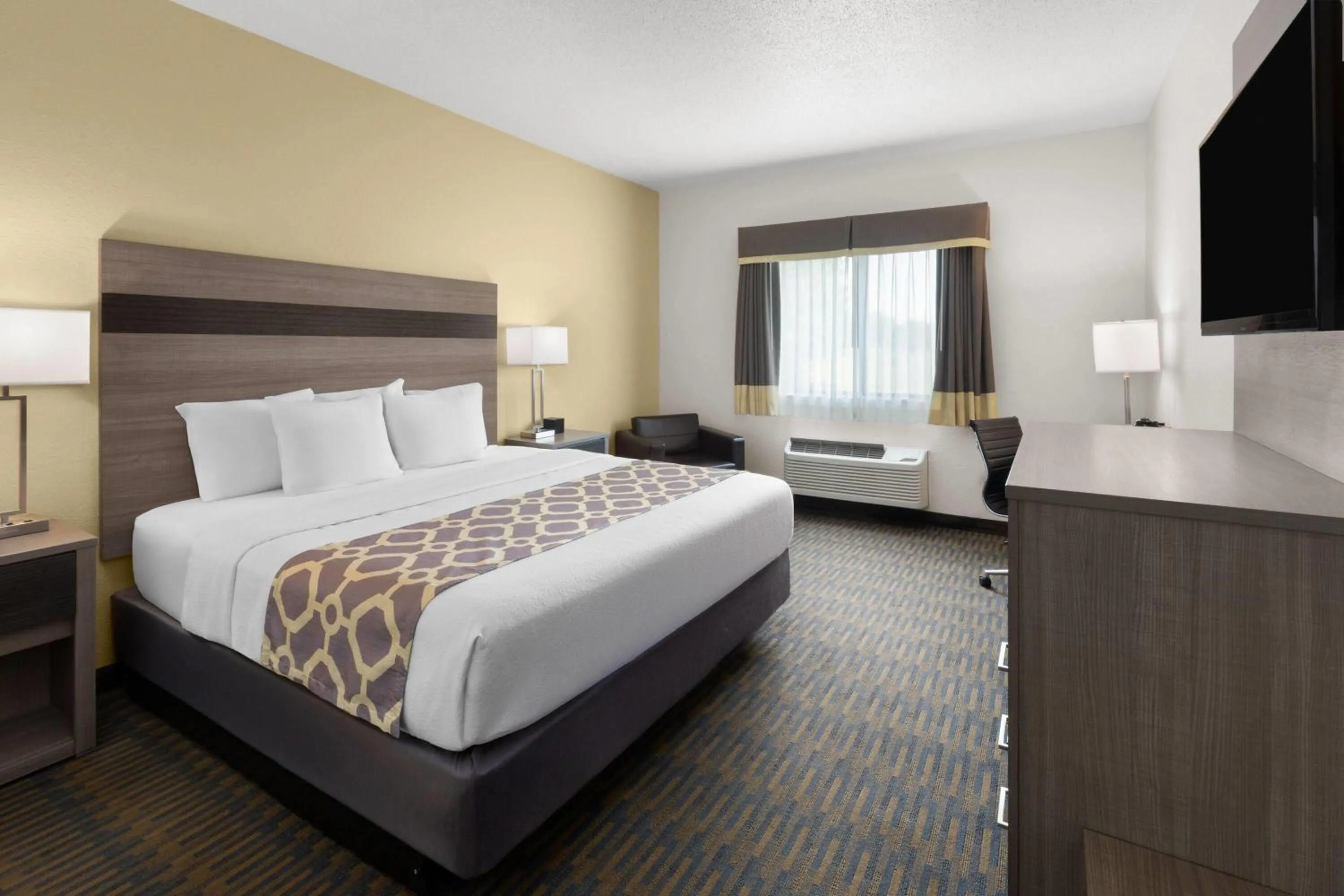 Photo of the whole room, Bed in Baymont by Wyndham Paw Paw