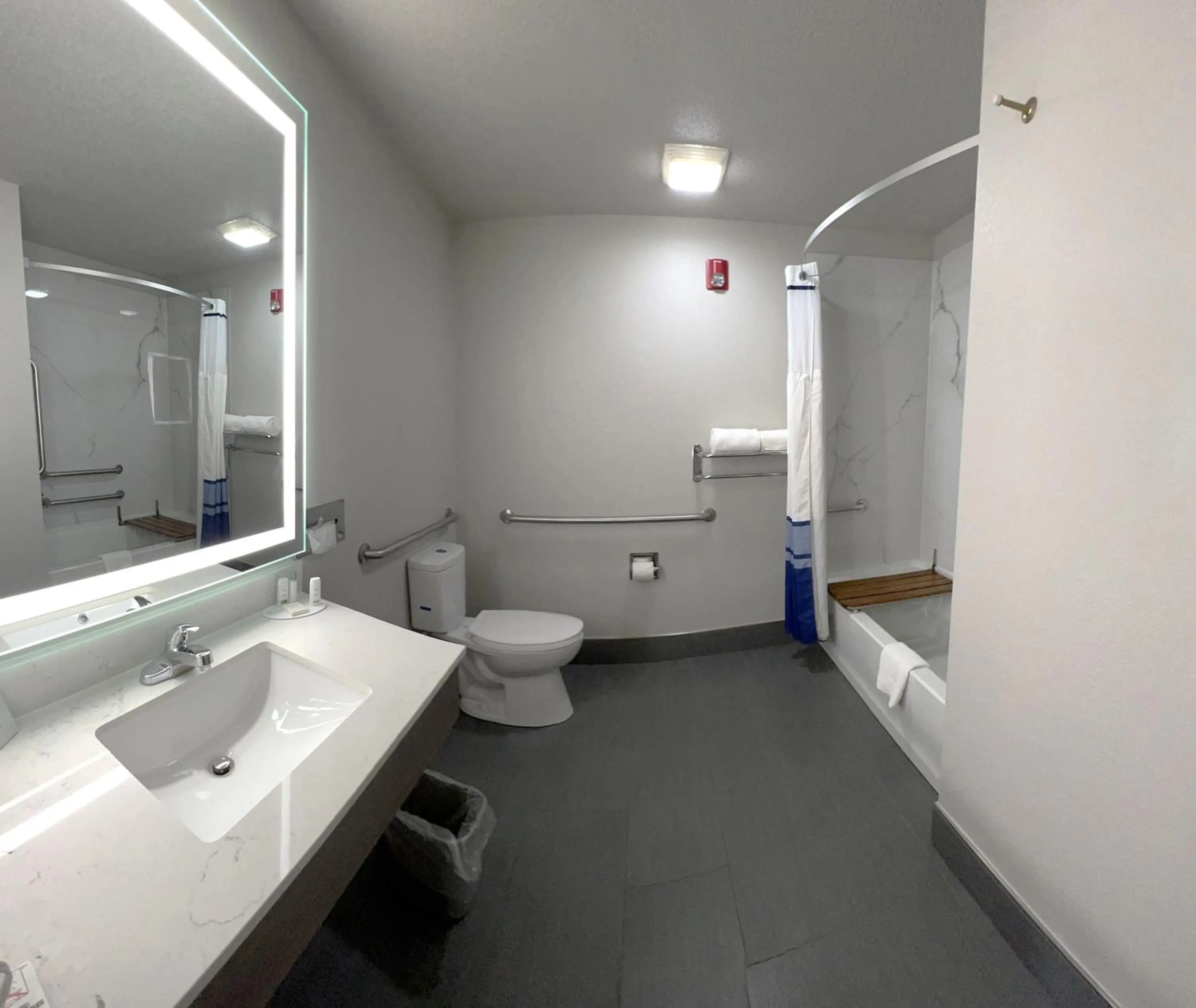 Bath in Baymont by Wyndham Paw Paw