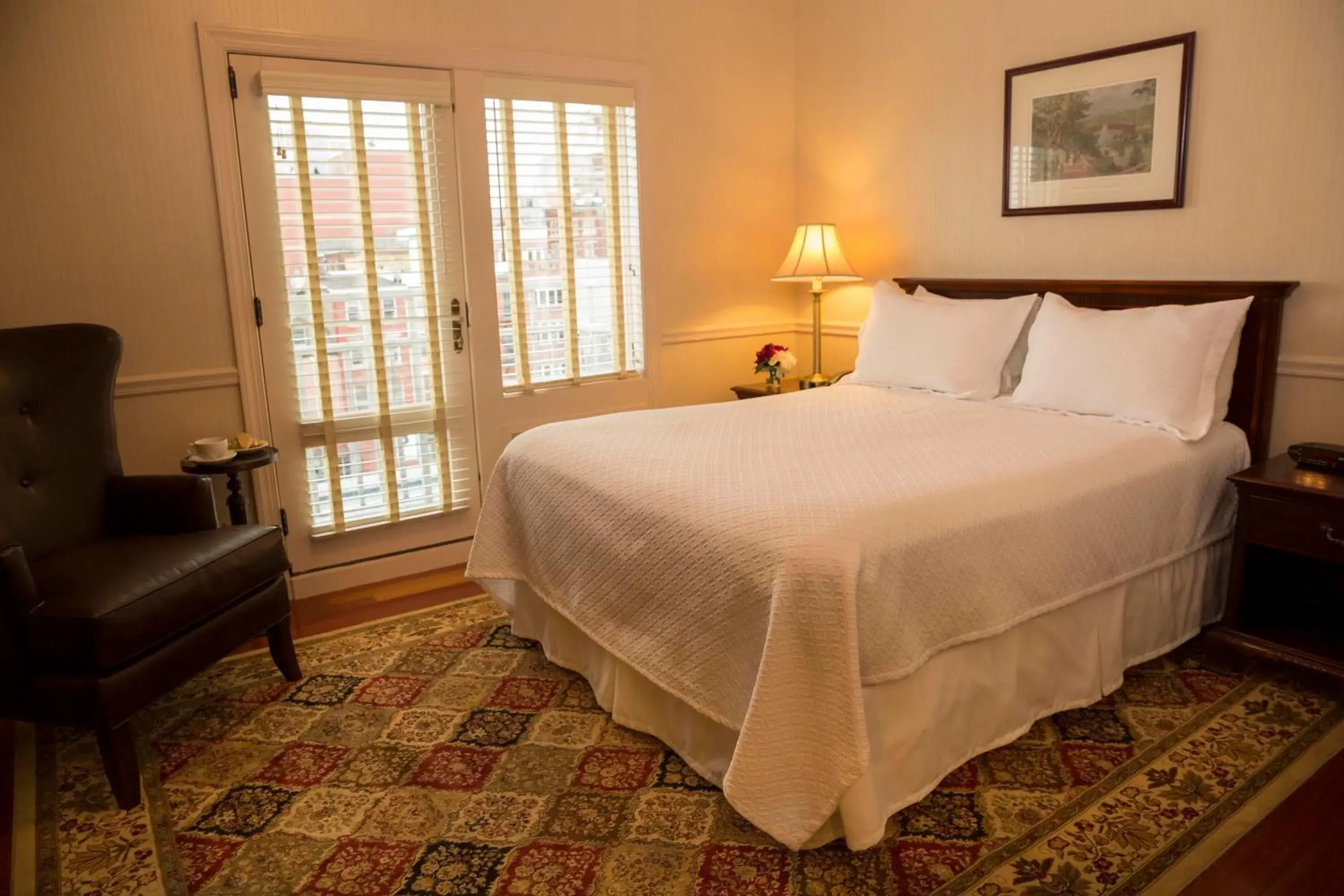 Queen Room in Penn's View Hotel Philadelphia Queen Room in Penn's View Hotel Philadelphia