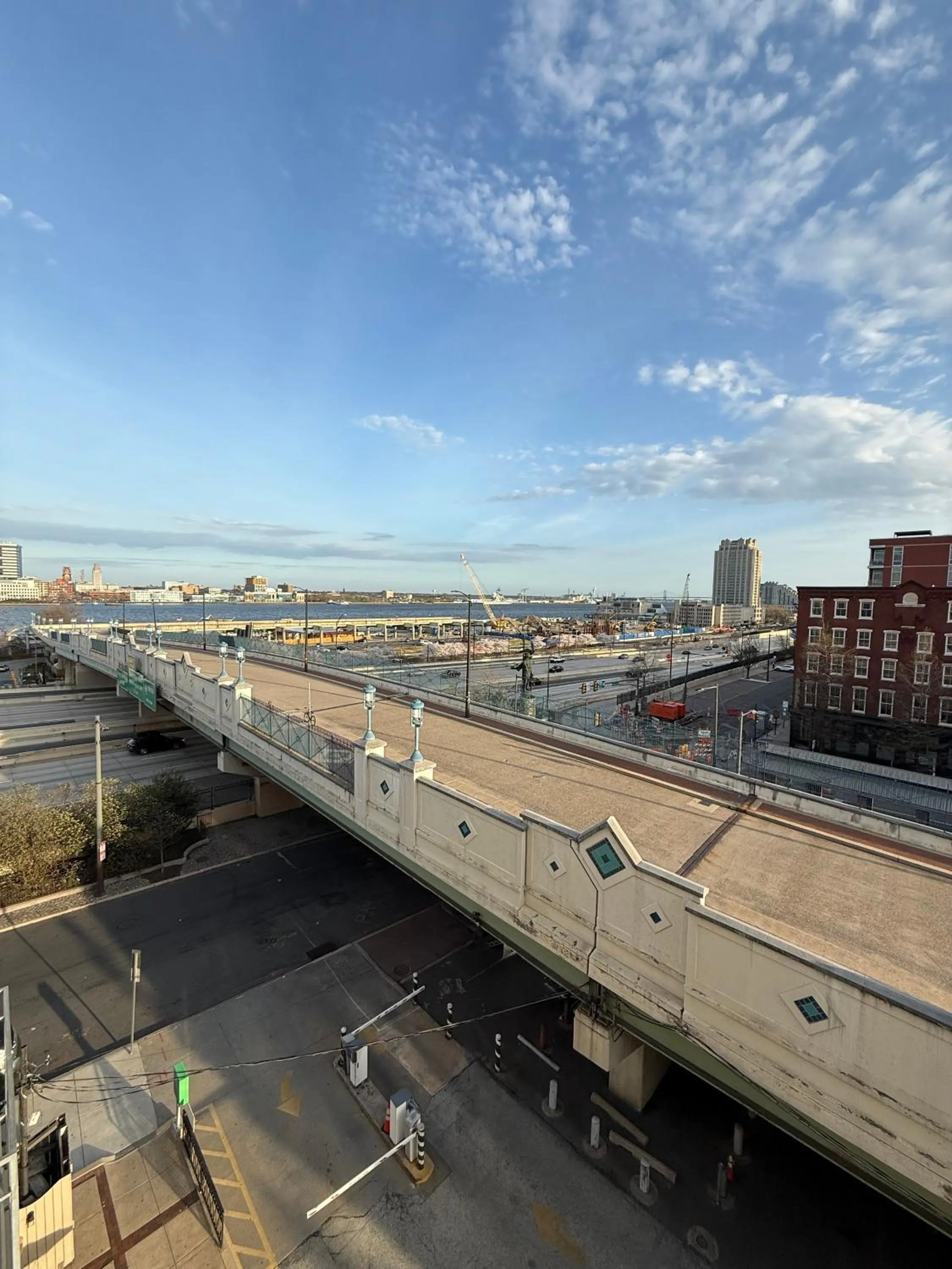 City view in Penn's View Hotel Philadelphia