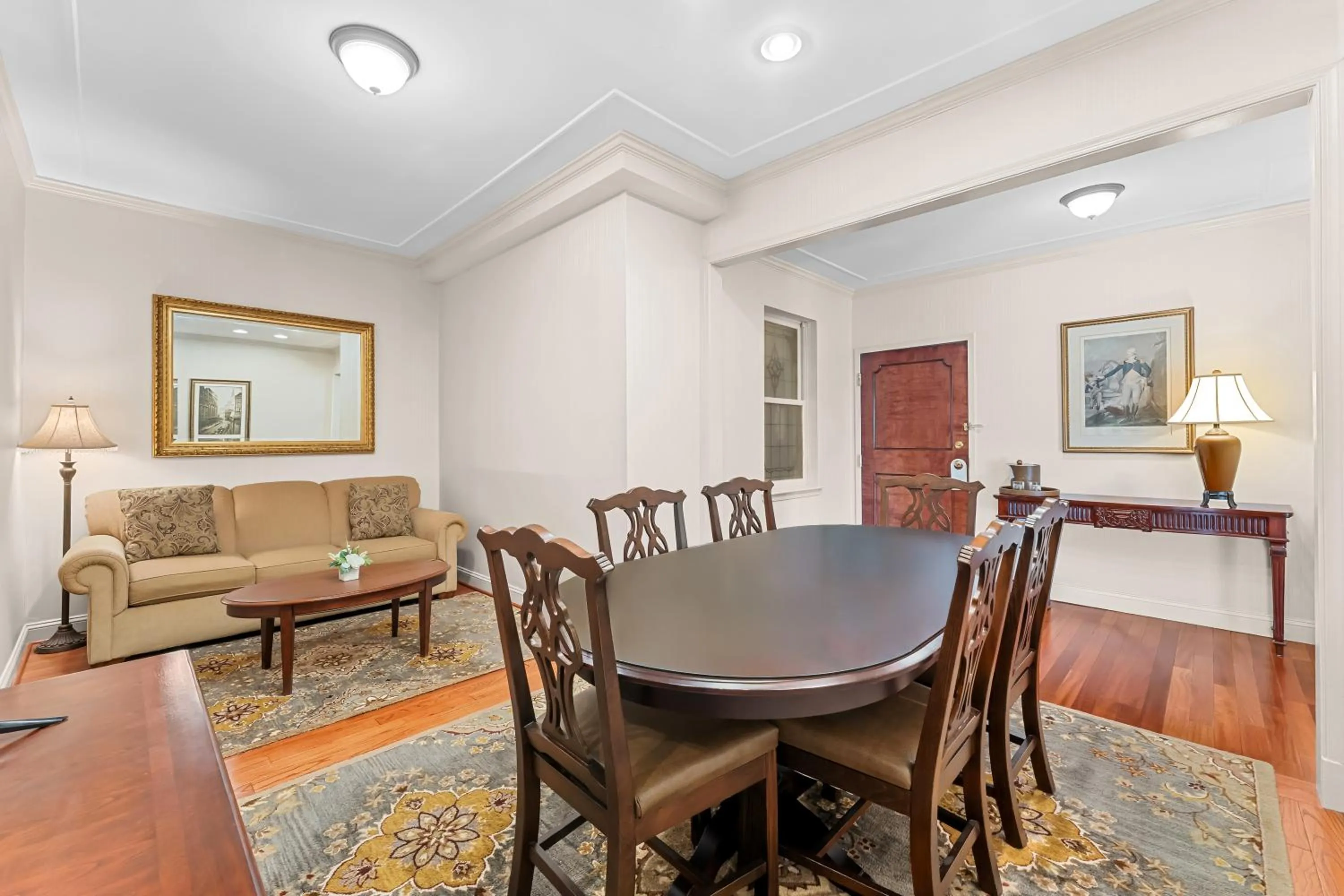 Dining area in Penn's View Hotel Philadelphia