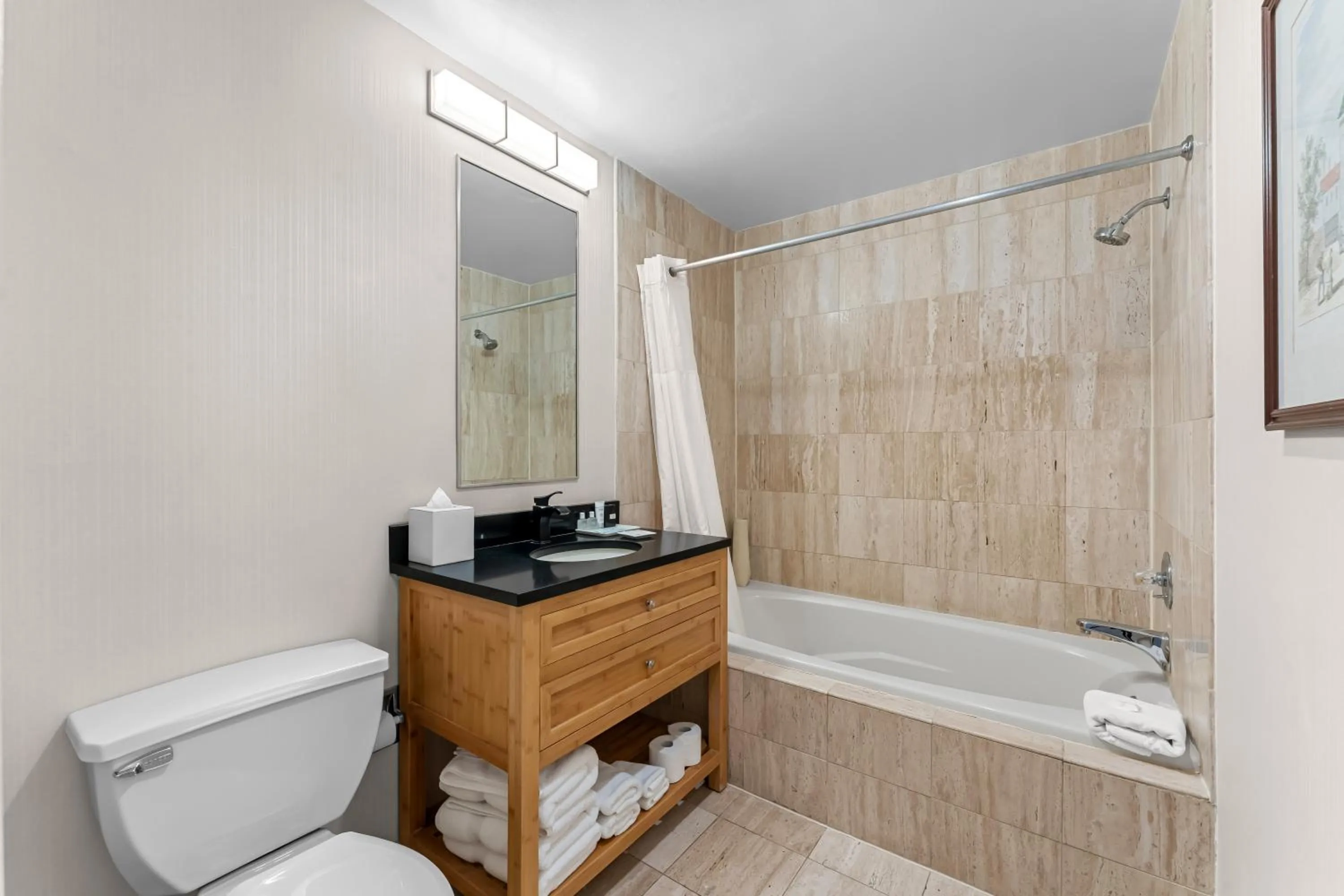 Bath in Penn's View Hotel Philadelphia