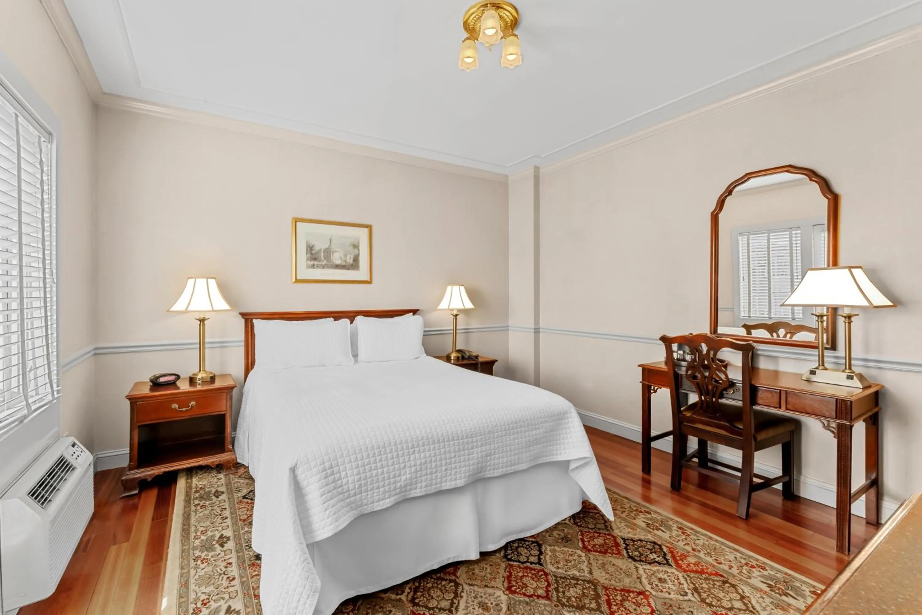 Bed in Penn's View Hotel Philadelphia