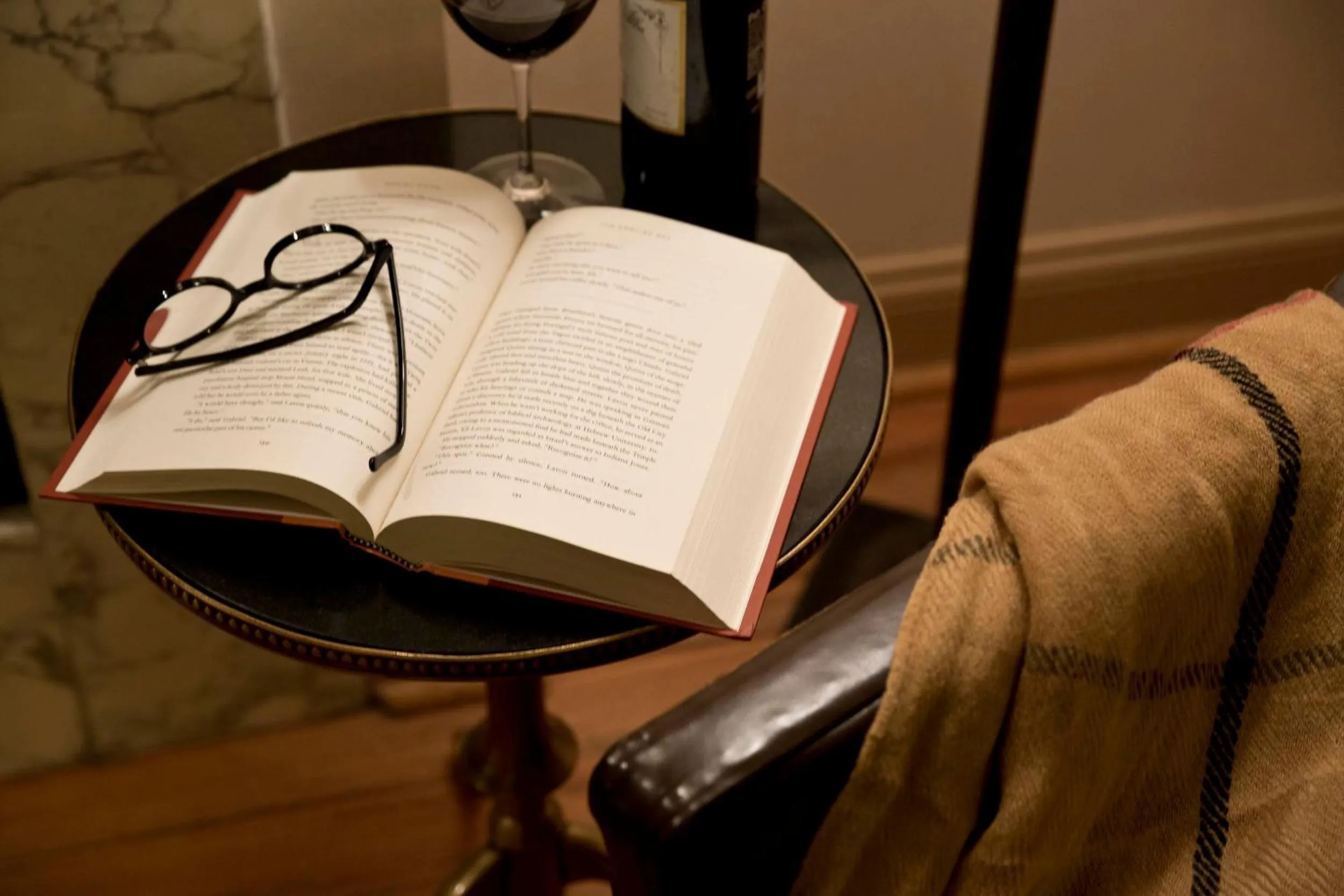 Decorative detail in Penn's View Hotel Philadelphia