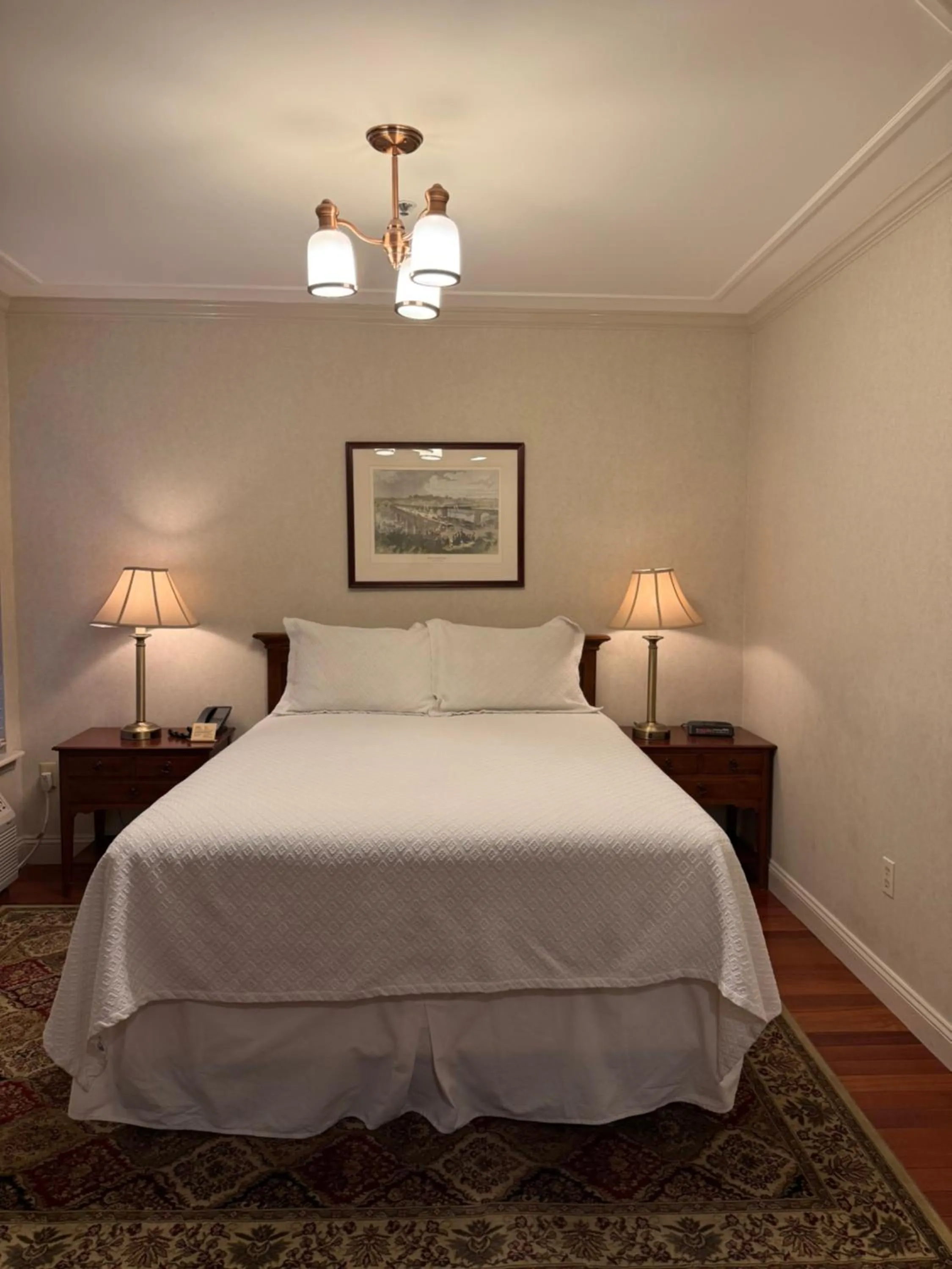 Bed in Penn's View Hotel Philadelphia