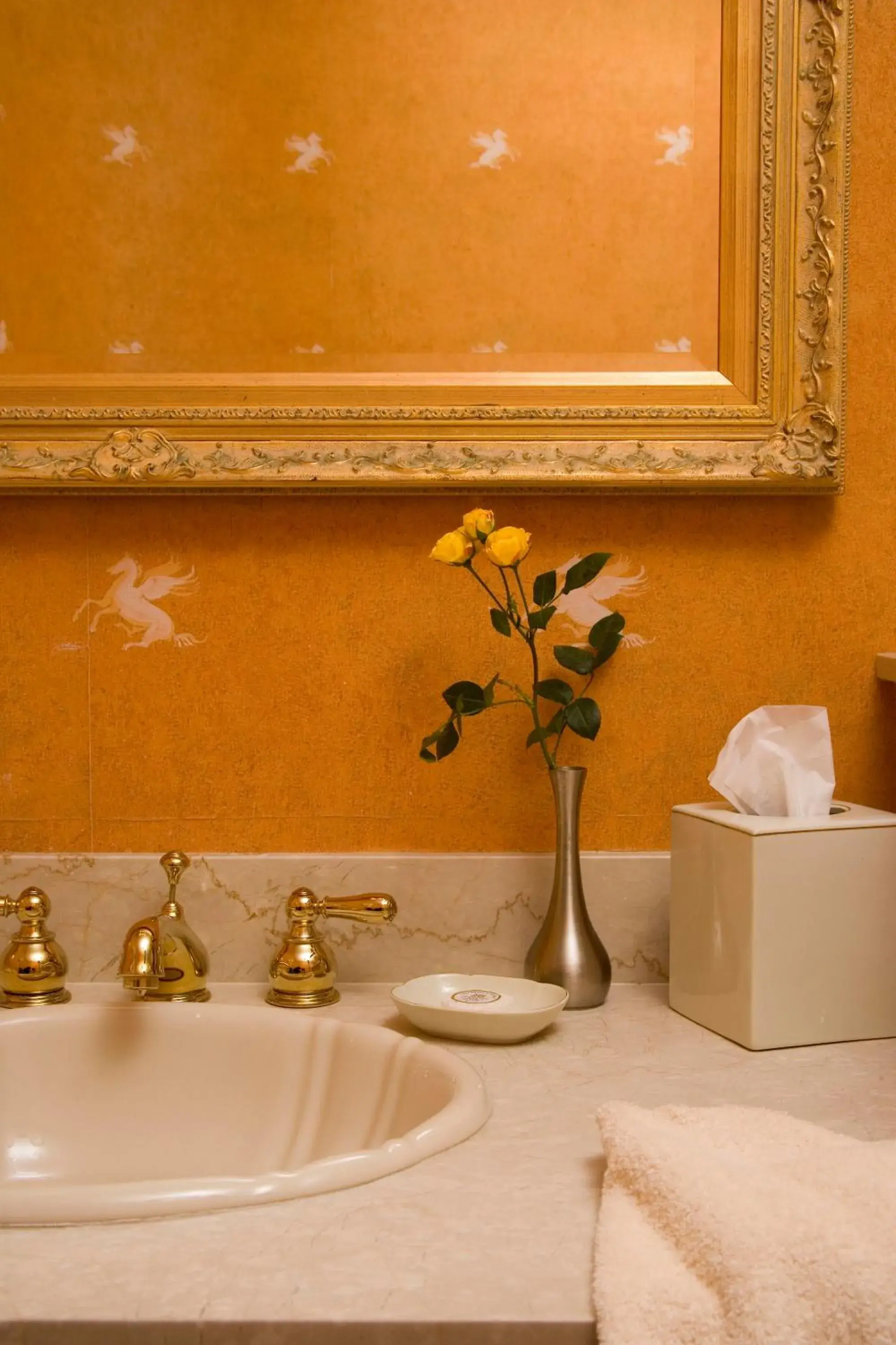 Deluxe King Room in Penn's View Hotel Philadelphia Deluxe King Room in Penn's View Hotel Philadelphia