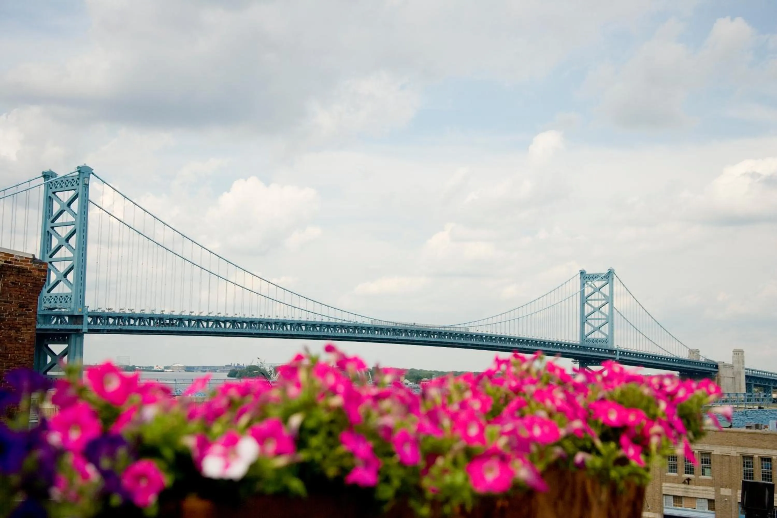 Nearby landmark in Penn's View Hotel Philadelphia