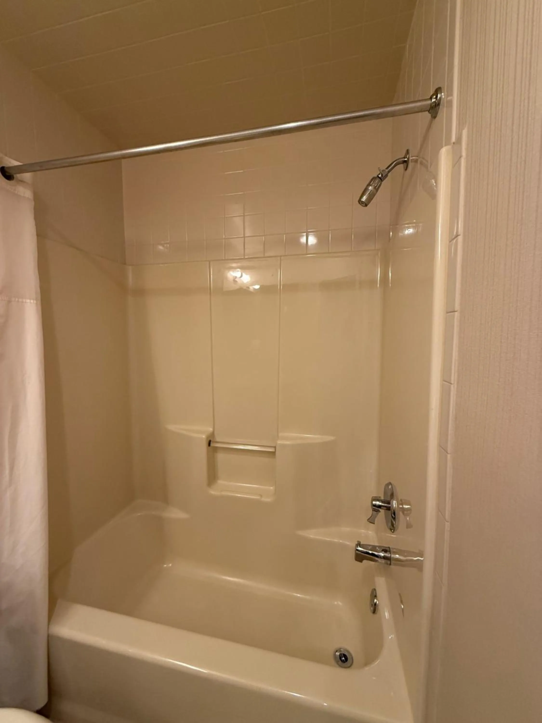 Bathroom in Penn's View Hotel Philadelphia