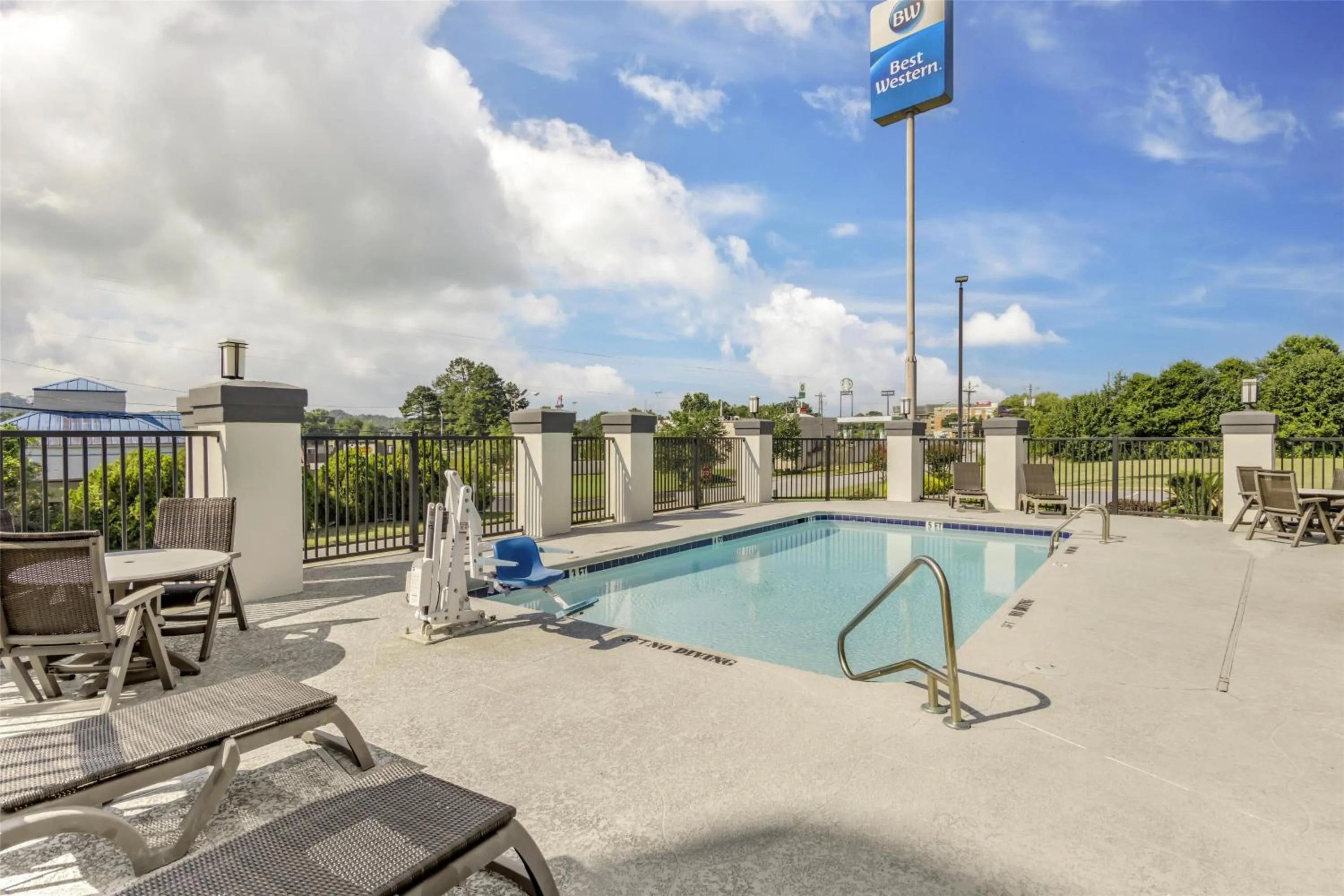 Pool view in Best Western Commerce Inn