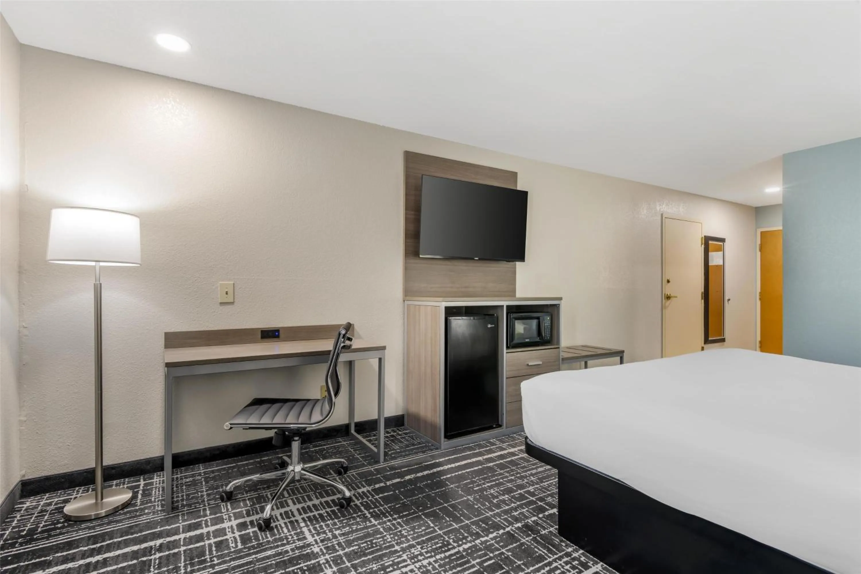 Bedroom, Bed in Best Western Commerce Inn