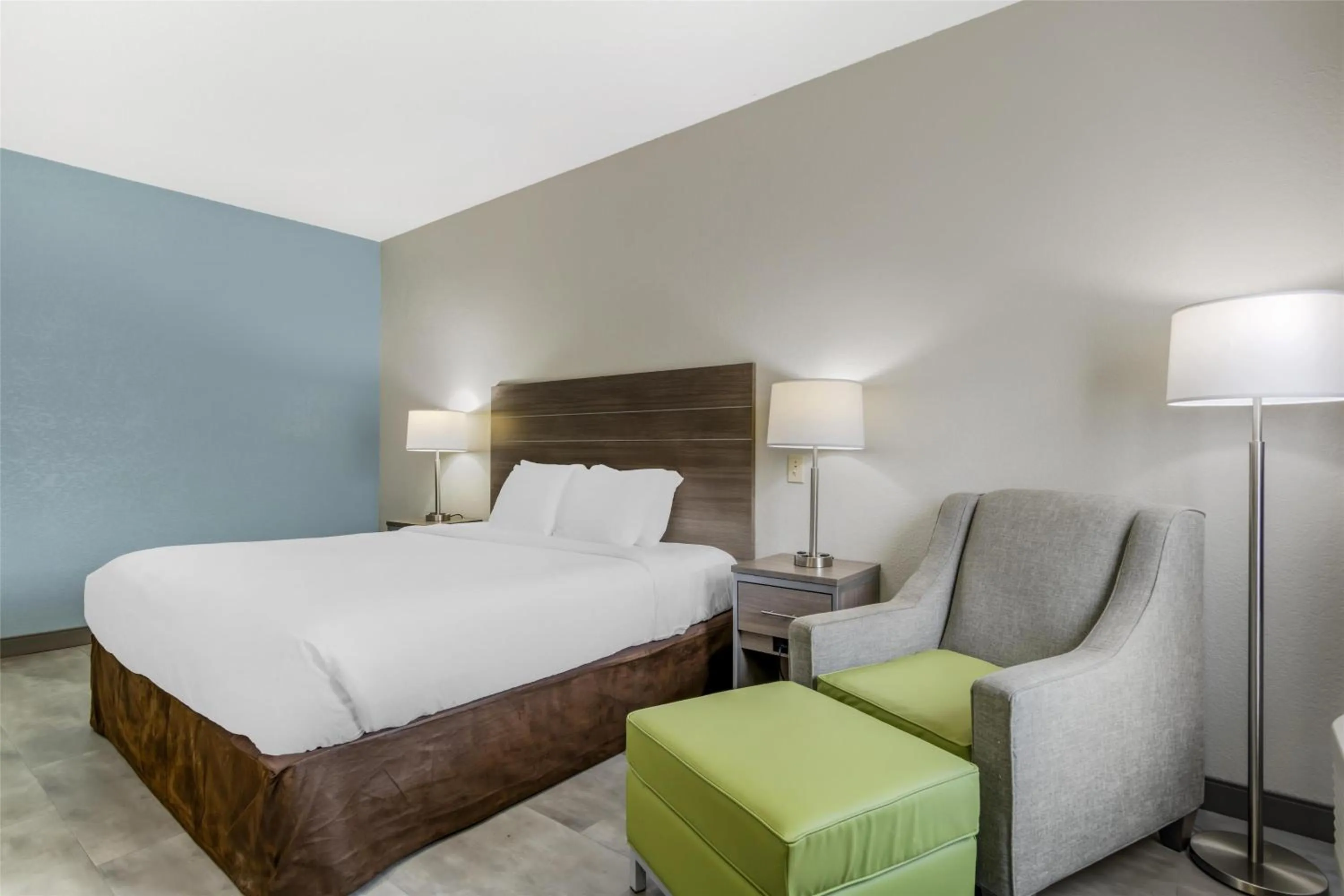 Bedroom, Bed in Best Western Commerce Inn