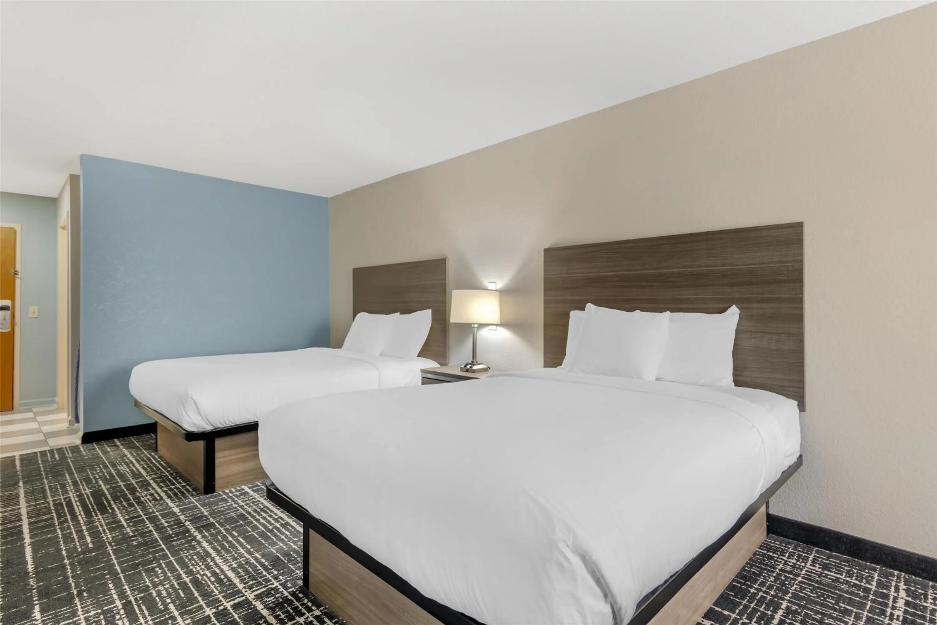 Bedroom, Bed in Best Western Commerce Inn