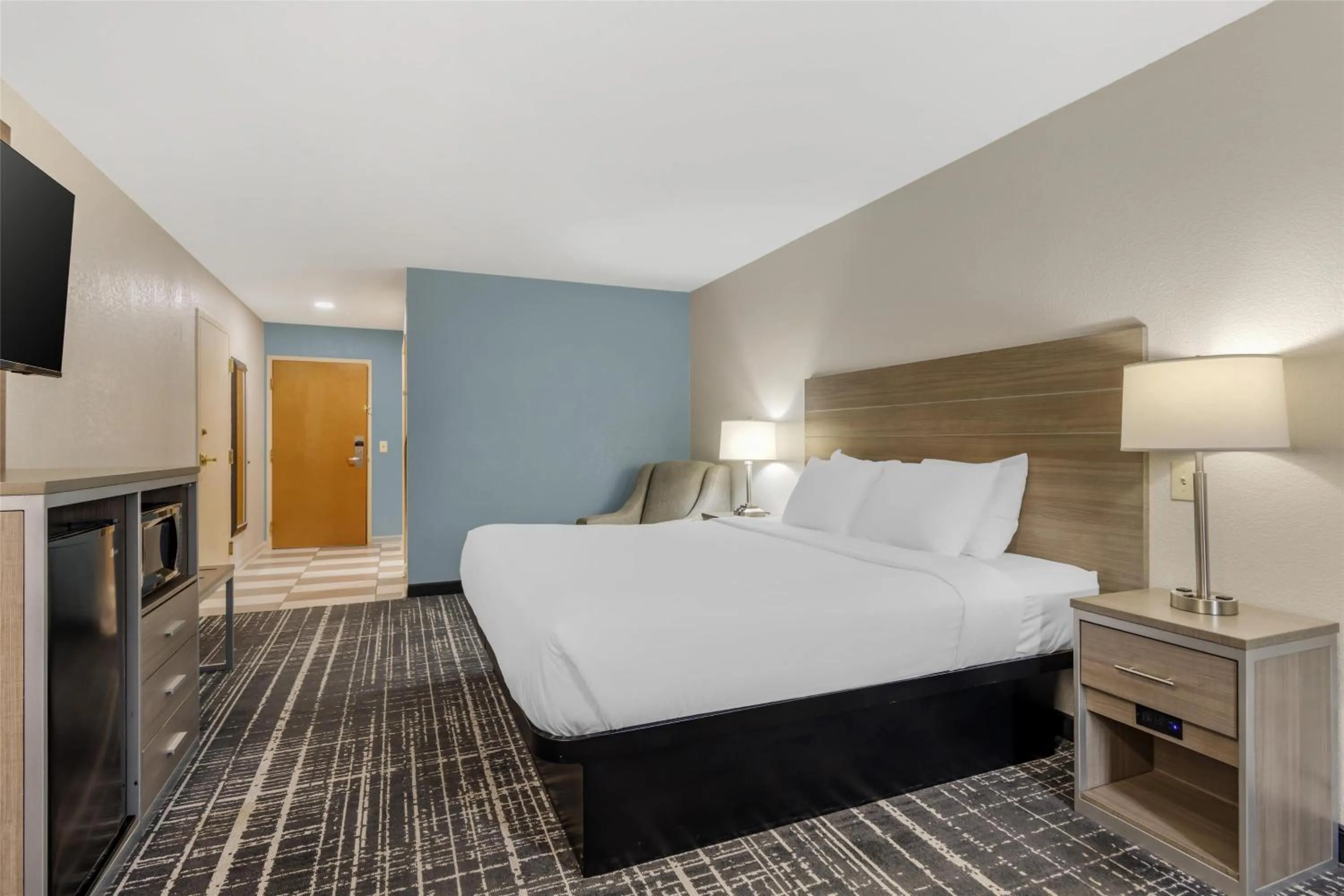 Bedroom, Bed in Best Western Commerce Inn