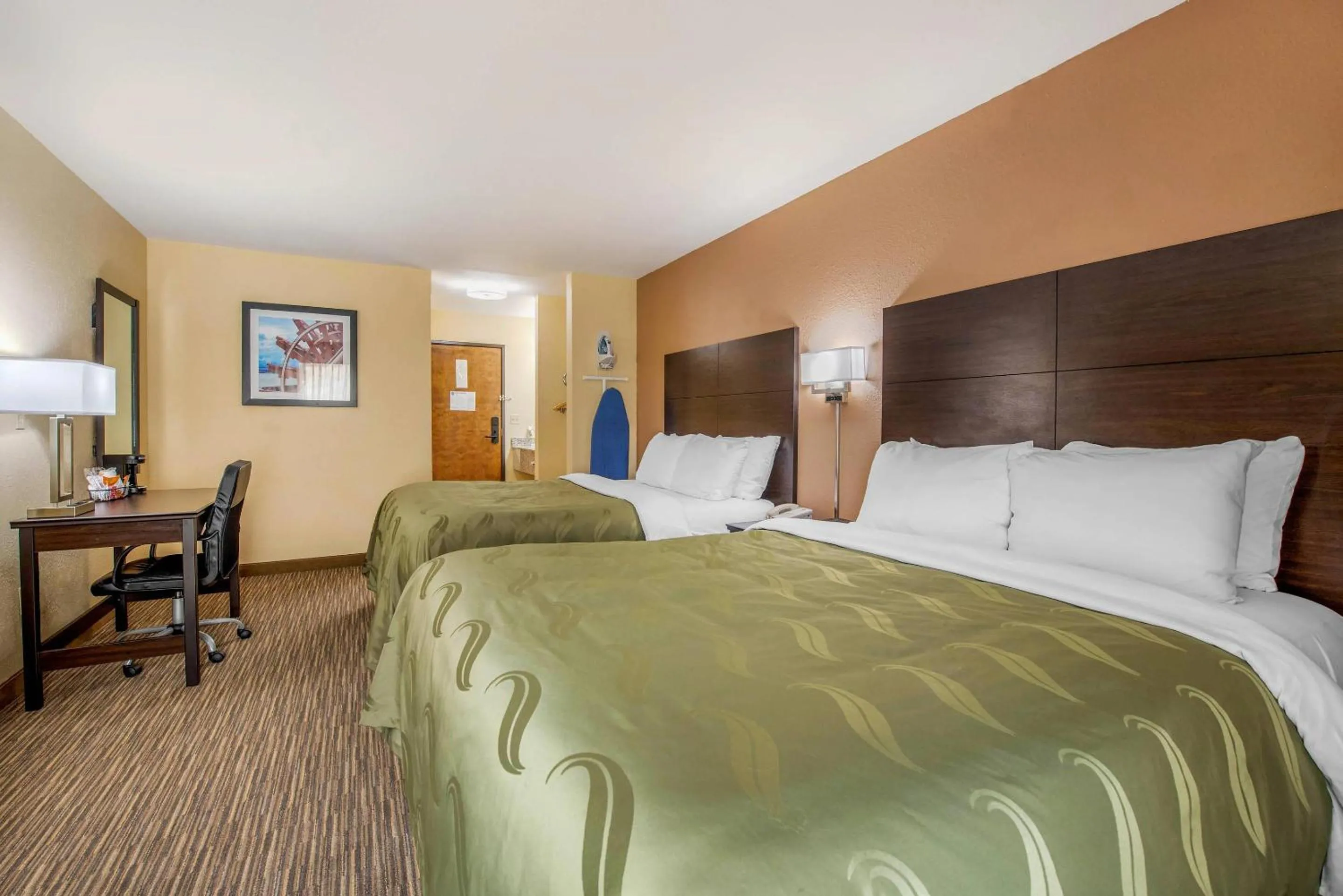 Bedroom, Bed in Quality Inn & Suites Brandenburg - Fort Knox