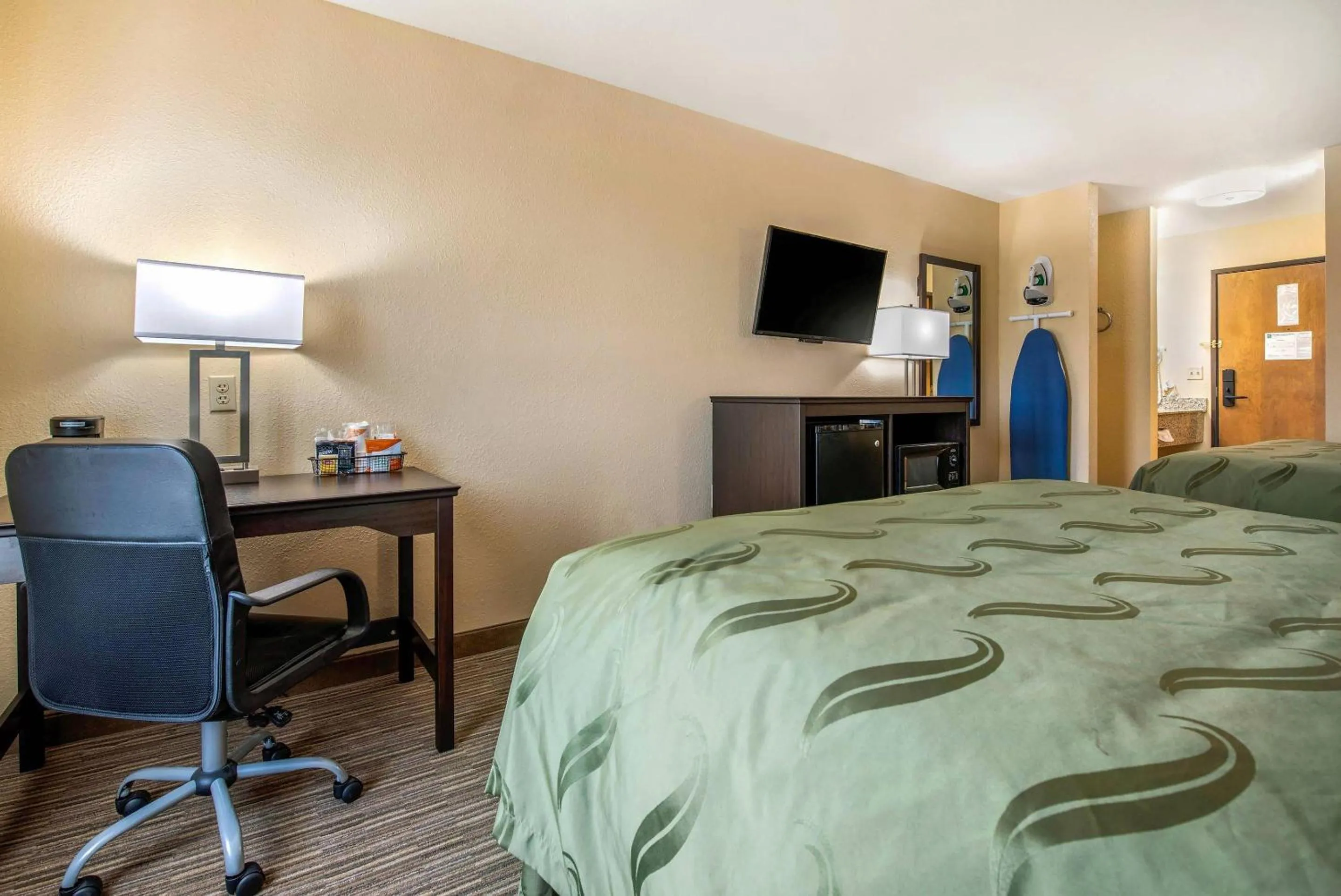 Bedroom, Bed in Quality Inn & Suites Brandenburg - Fort Knox