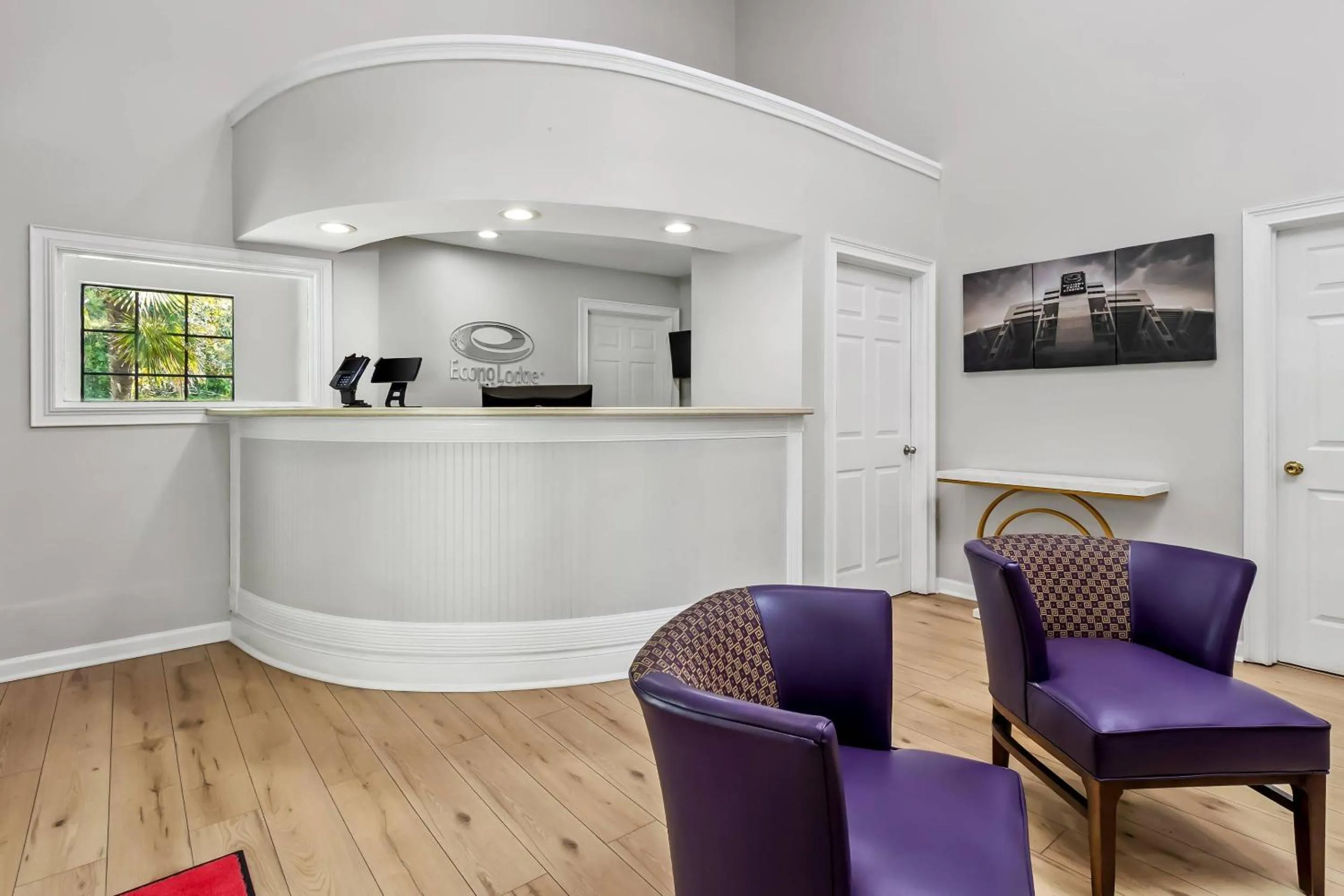 Lobby or reception in Econo Lodge Inn & Suites Cayce I-26 Airport