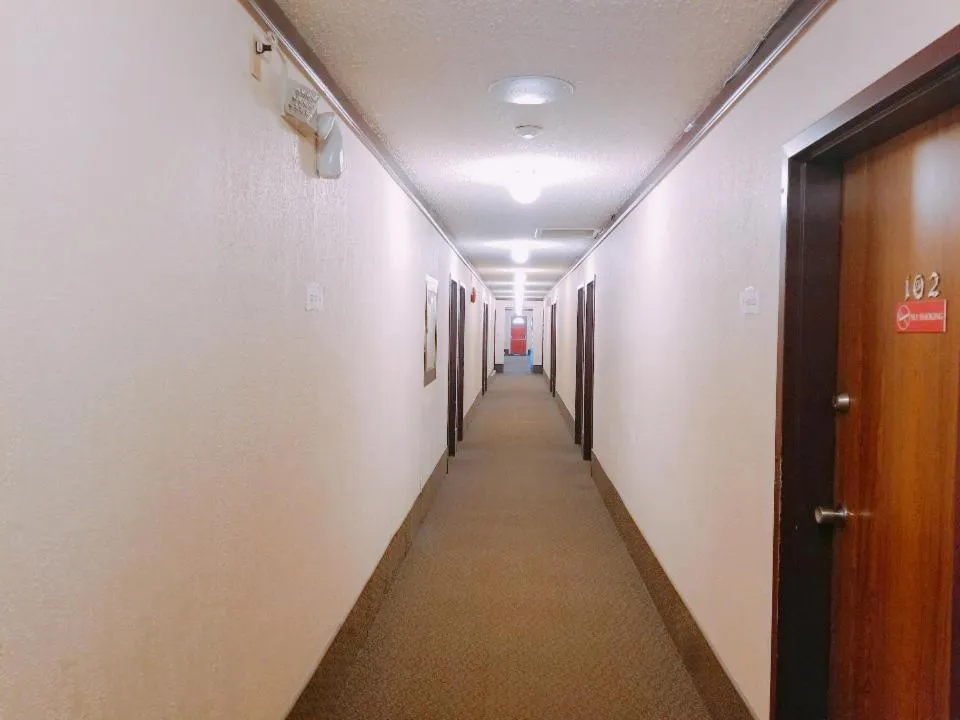 Property building in Moosomin Country Squire Inn