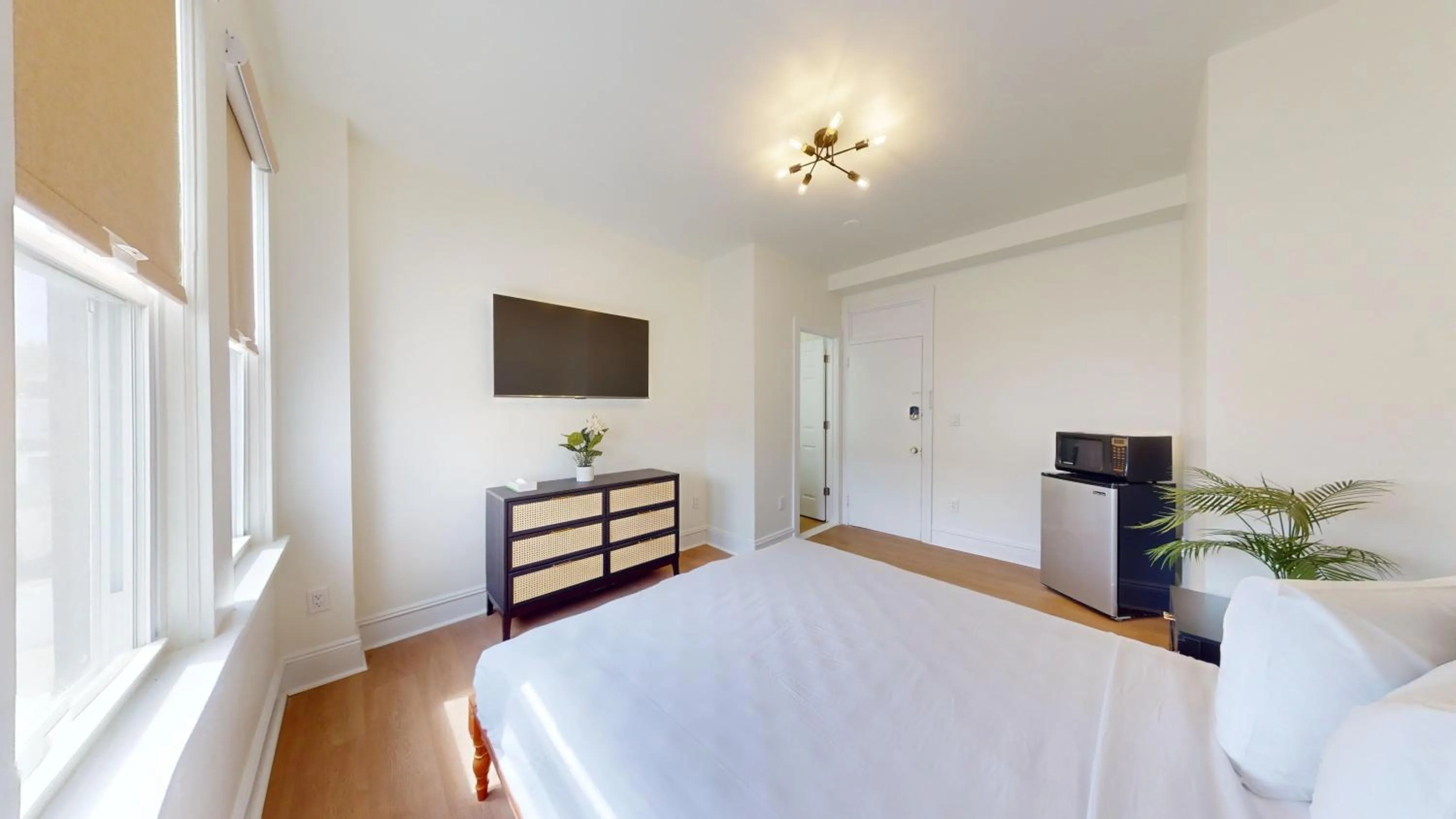 Bedroom, Bed in The Cove