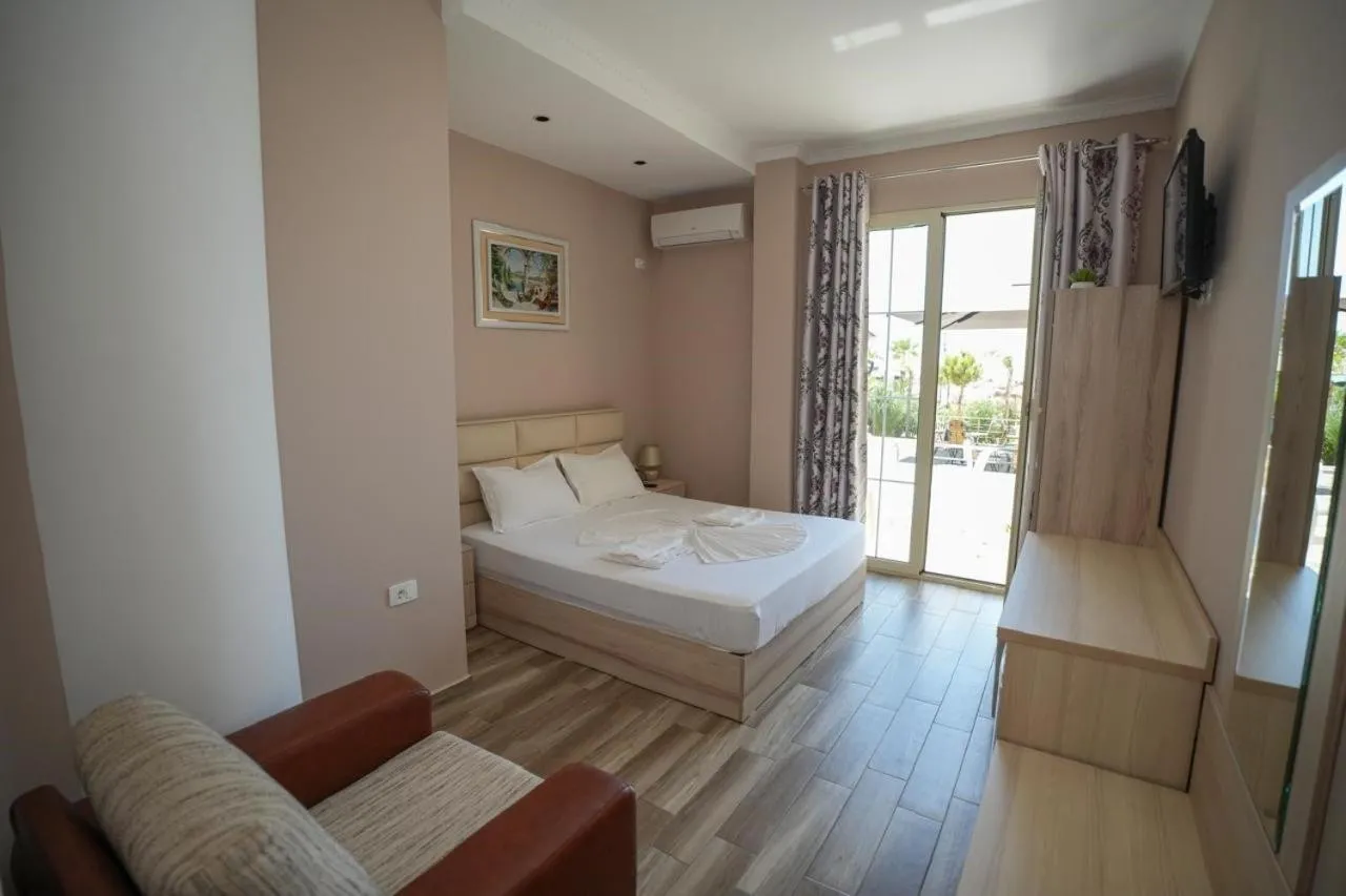 Double Room with Balcony and Sea View in Hotel Kojku