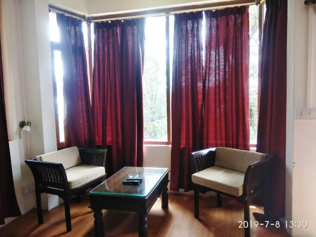 Clouds End Villa, A Heritage Home Stay, 10 Mins from Mcleodganj