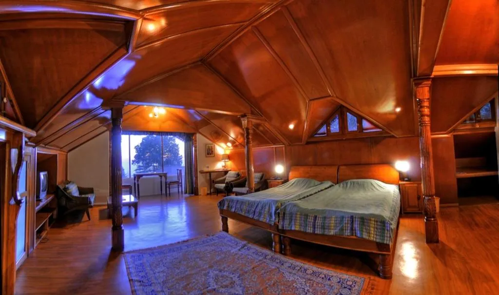 Clouds End Villa, A Heritage Home Stay, 10 Mins from Mcleodganj