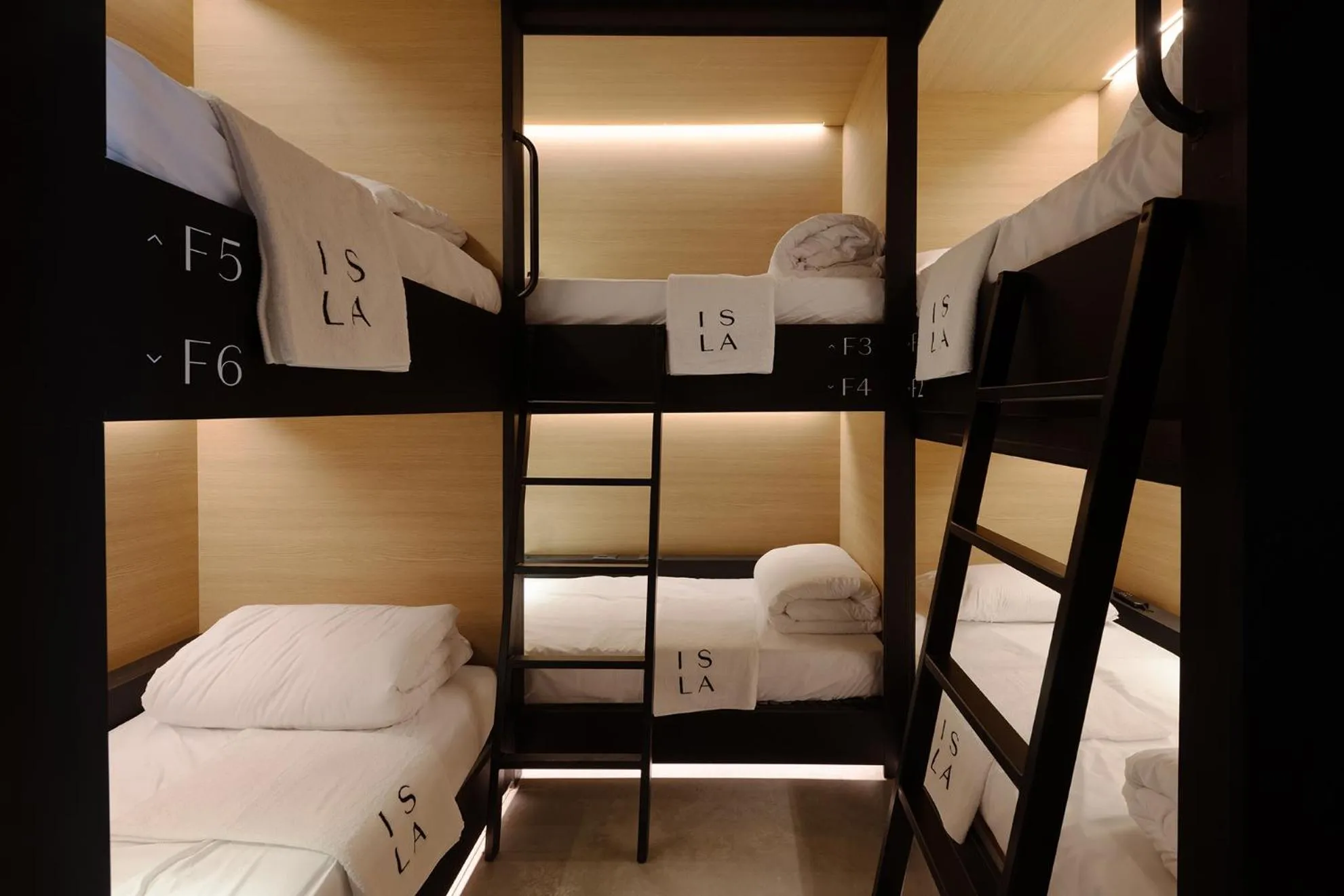 Photo of the whole room, Bed in ISLA Tel Aviv