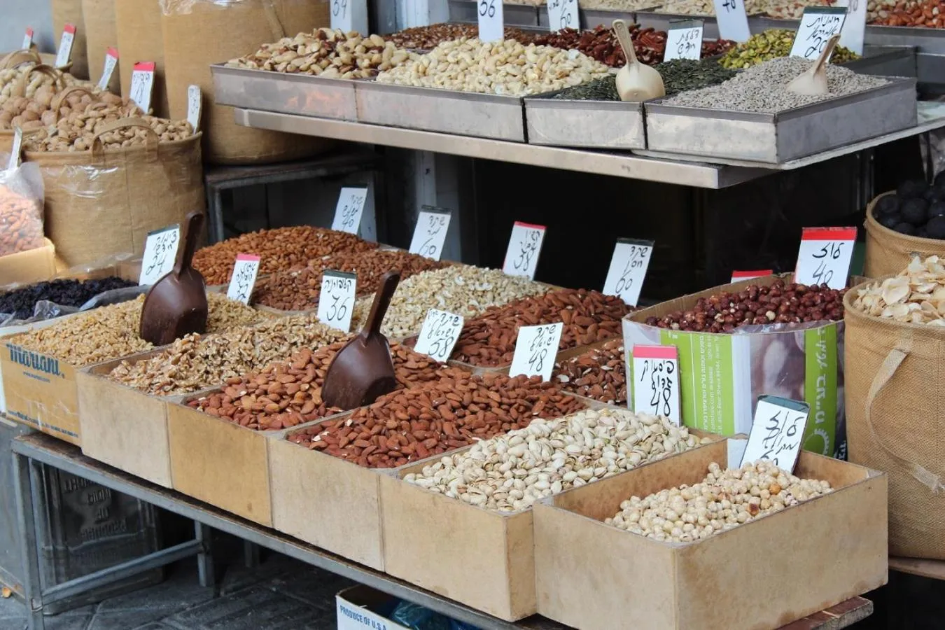 Neighbourhood in Dave Levinsky, a member of Brown Hotels