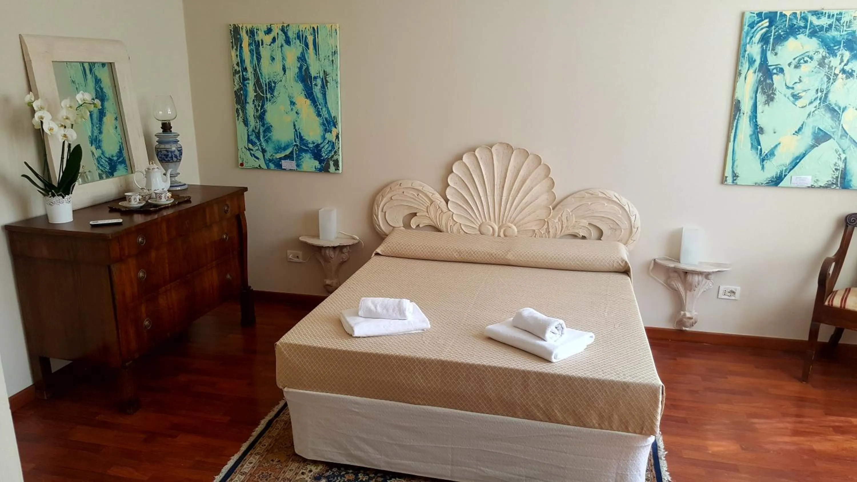 Bed in B&B Villa Fiorini