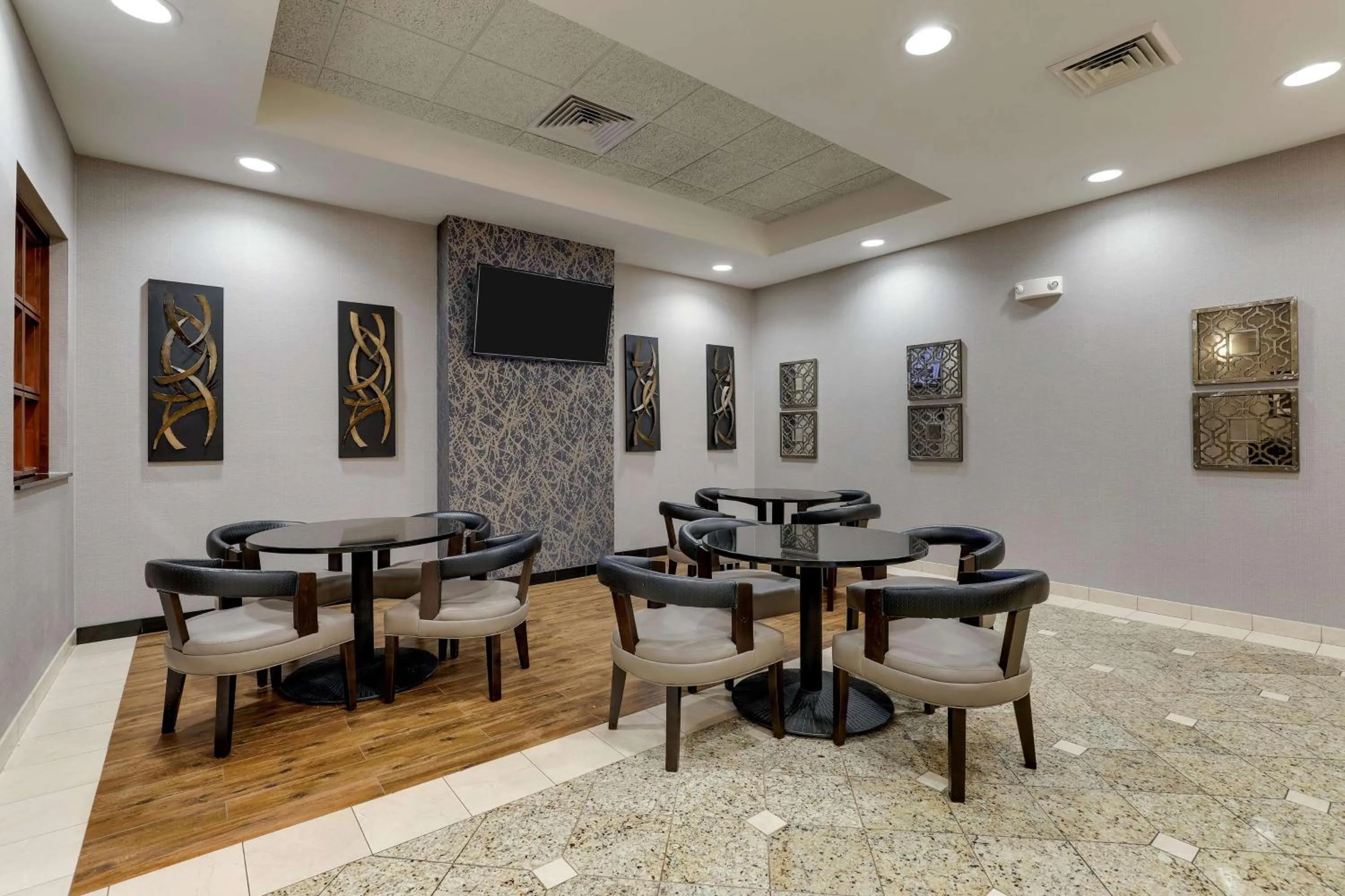 Lobby or reception in Drury Inn & Suites St Joseph