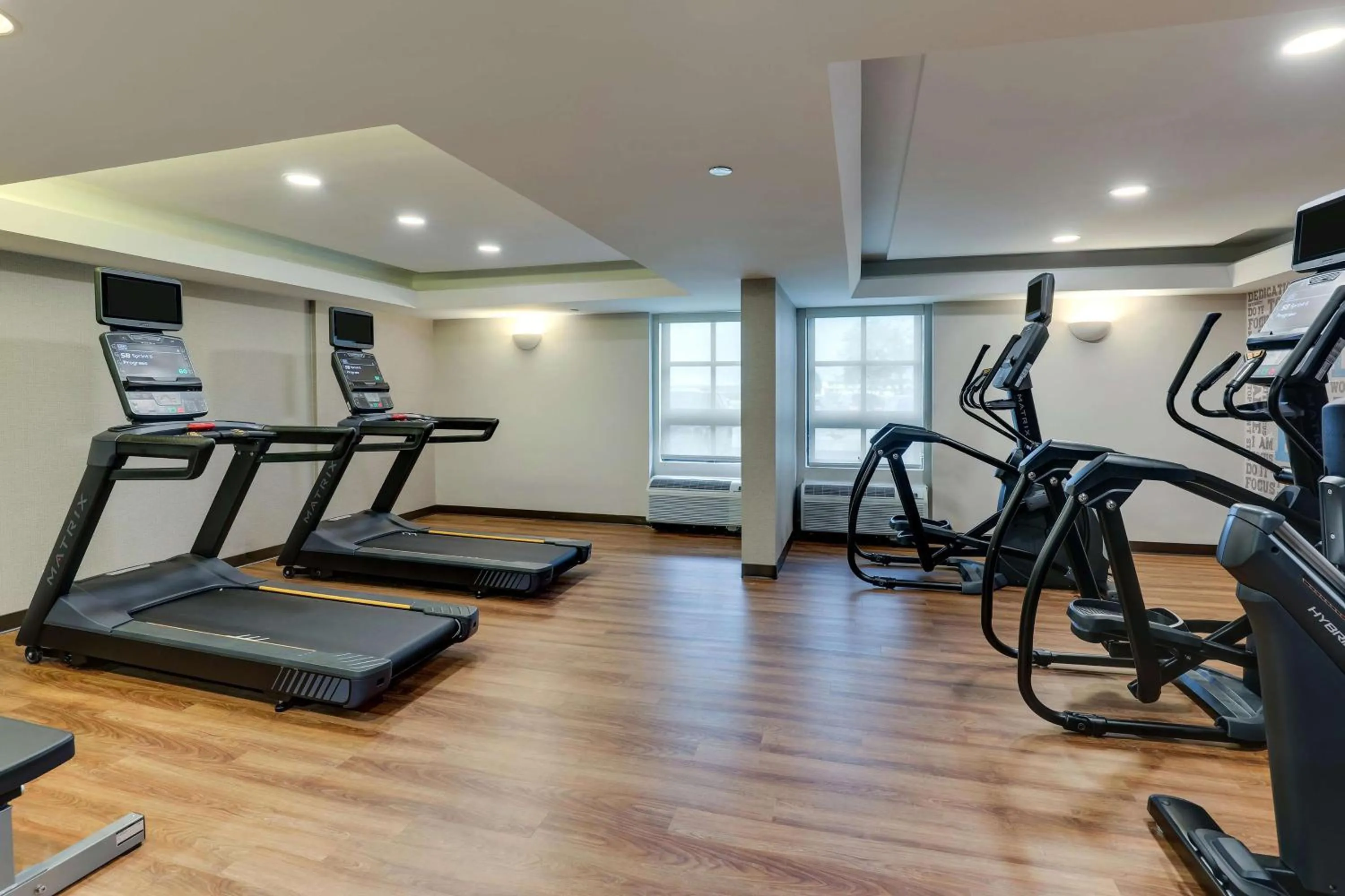 Fitness centre/facilities in Drury Inn & Suites St Joseph